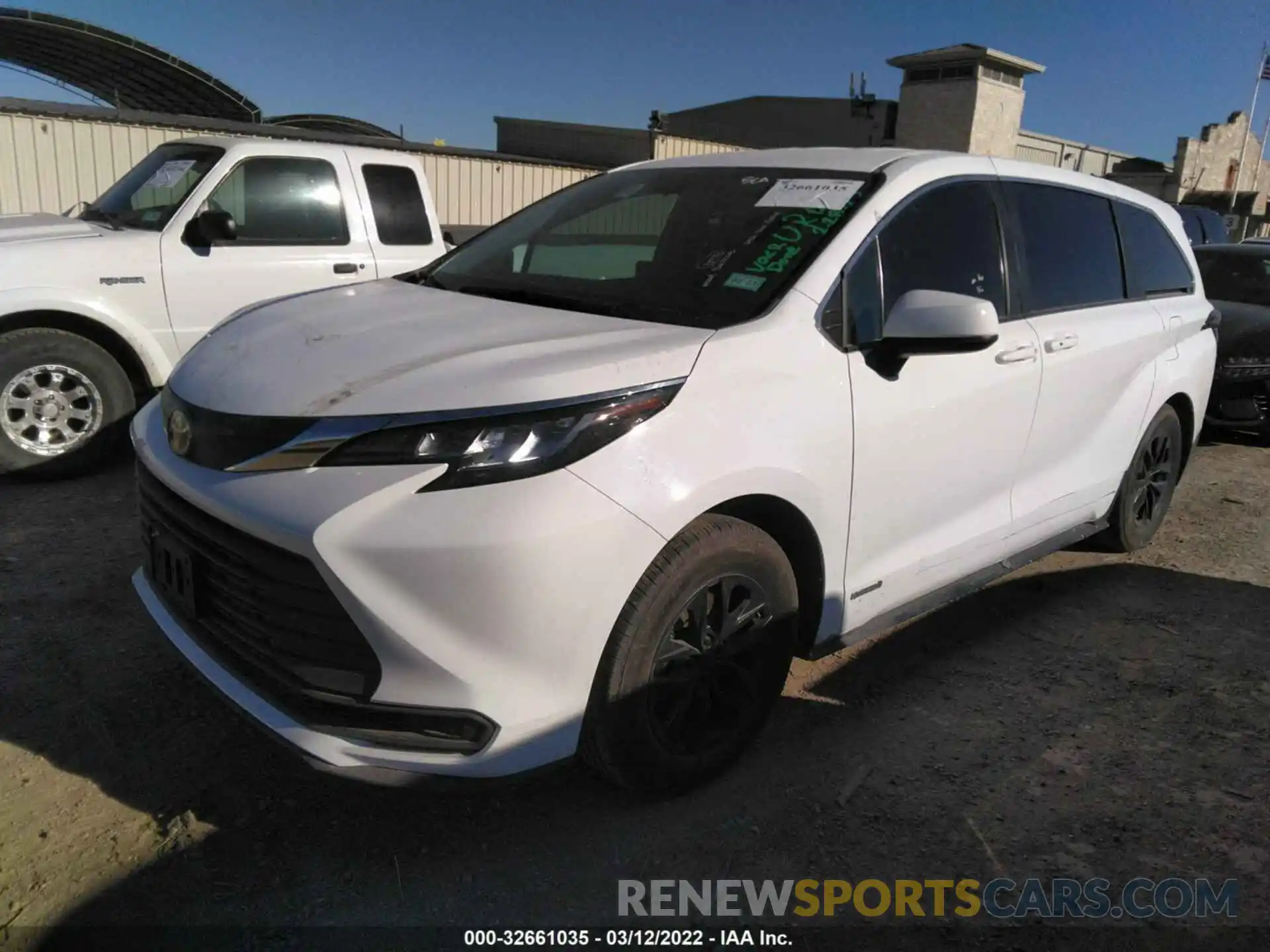 2 Photograph of a damaged car 5TDKRKEC2MS036210 TOYOTA SIENNA 2021