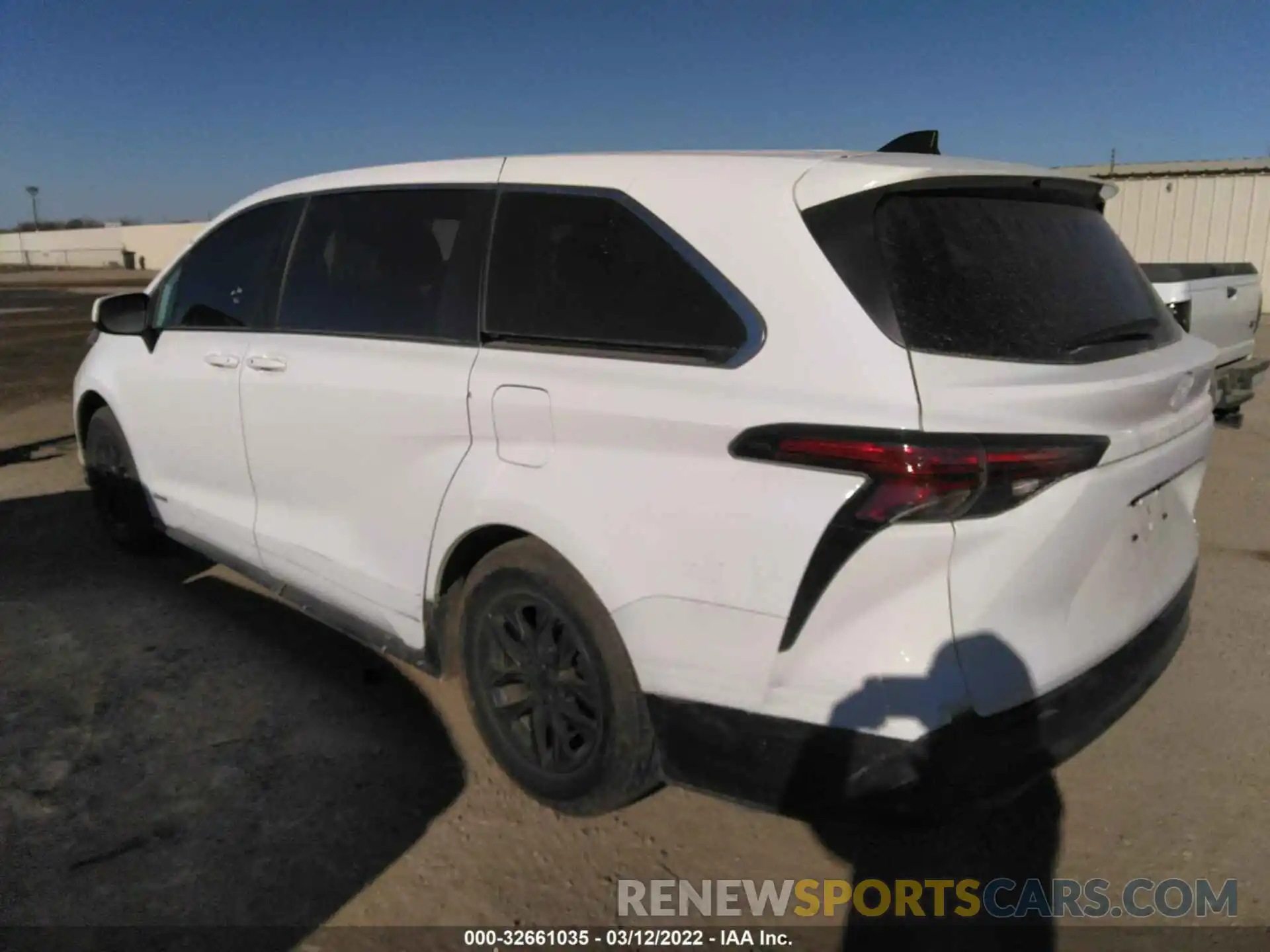 3 Photograph of a damaged car 5TDKRKEC2MS036210 TOYOTA SIENNA 2021