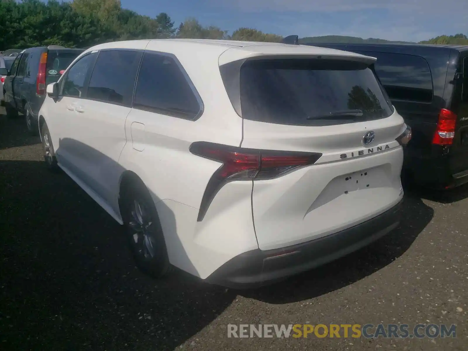 3 Photograph of a damaged car 5TDKRKEC2MS041293 TOYOTA SIENNA 2021