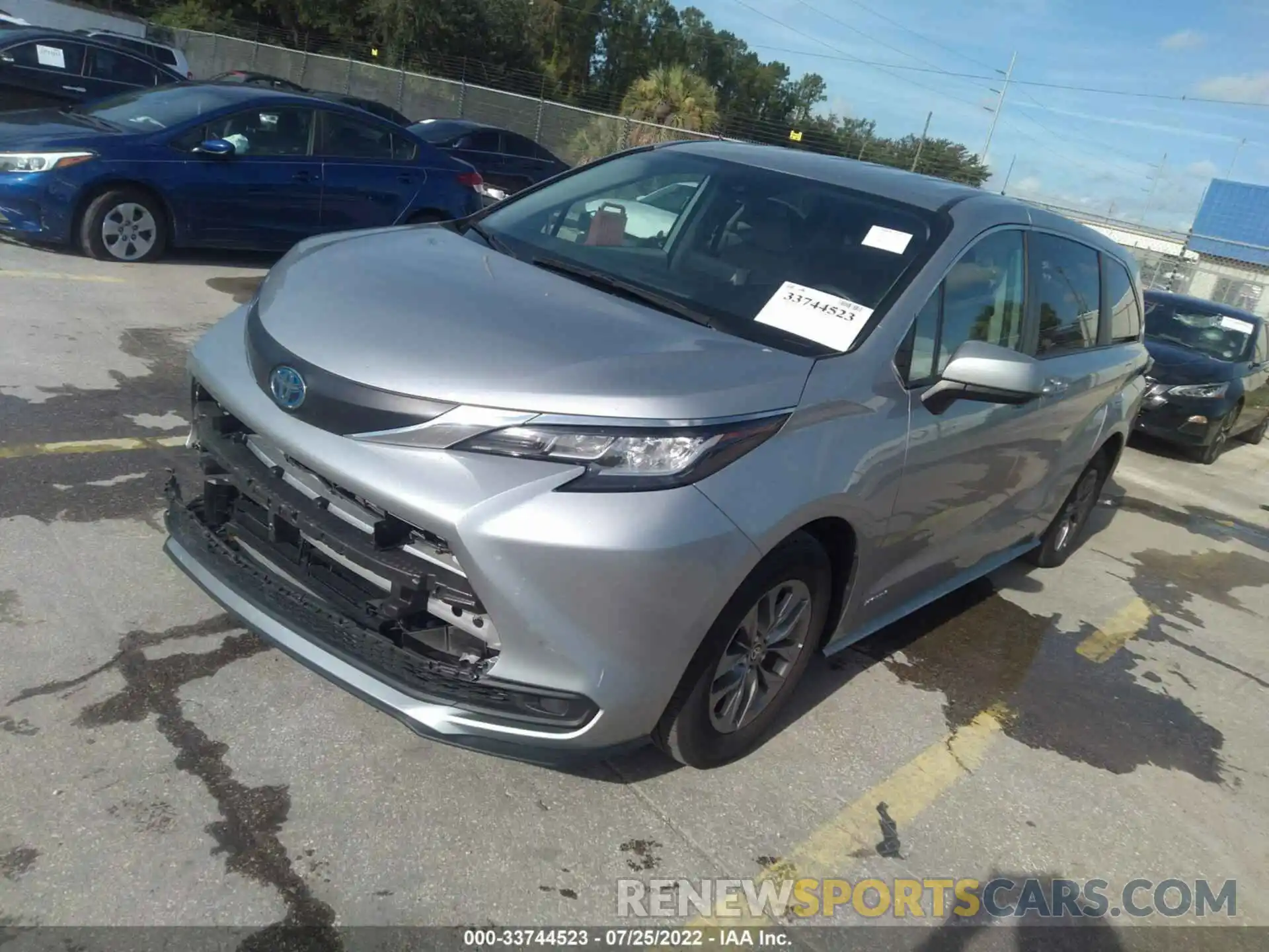 2 Фотография поврежденного автомобиля 5TDKRKEC2MS043383 TOYOTA SIENNA 2021