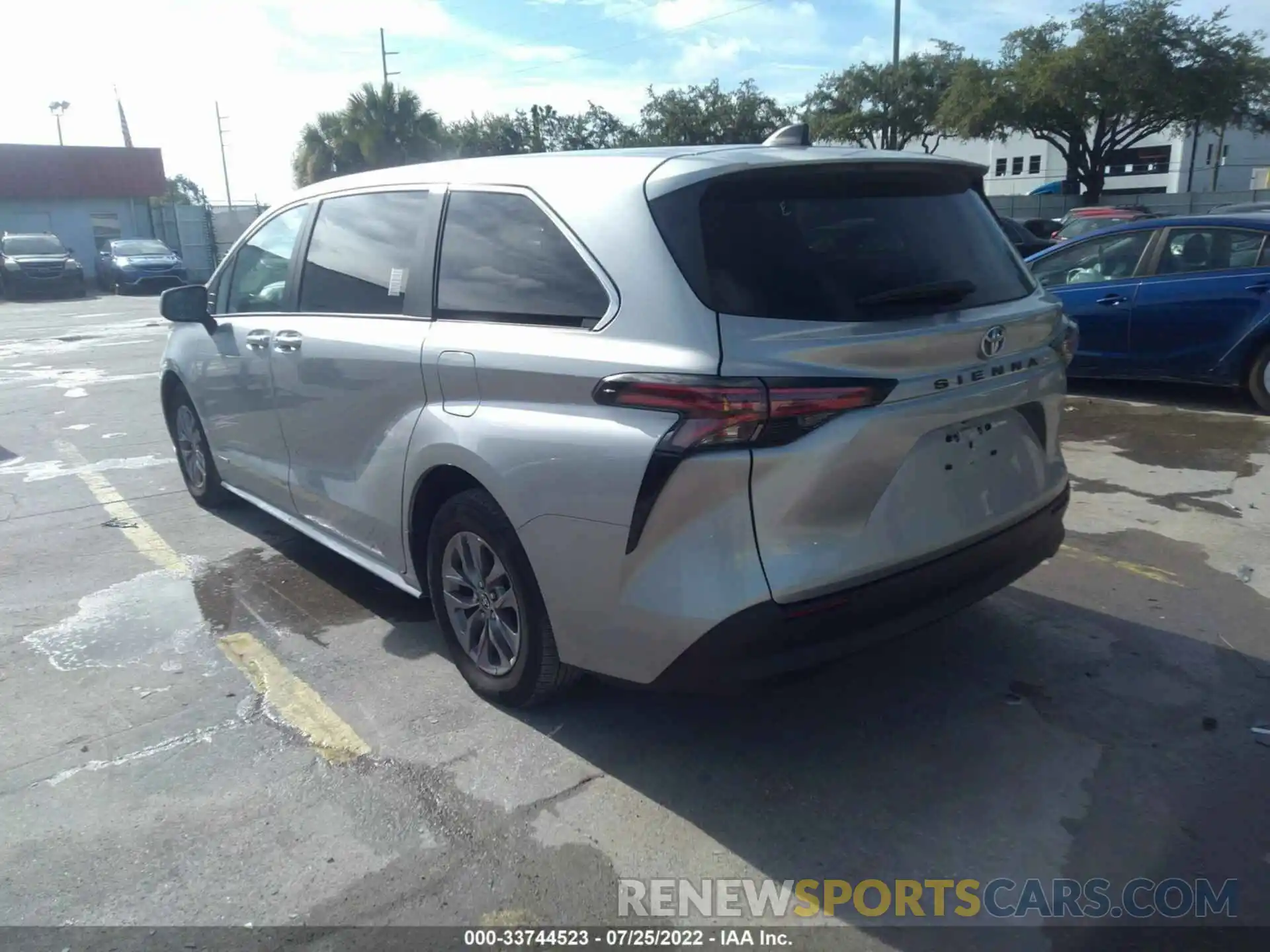 3 Фотография поврежденного автомобиля 5TDKRKEC2MS043383 TOYOTA SIENNA 2021