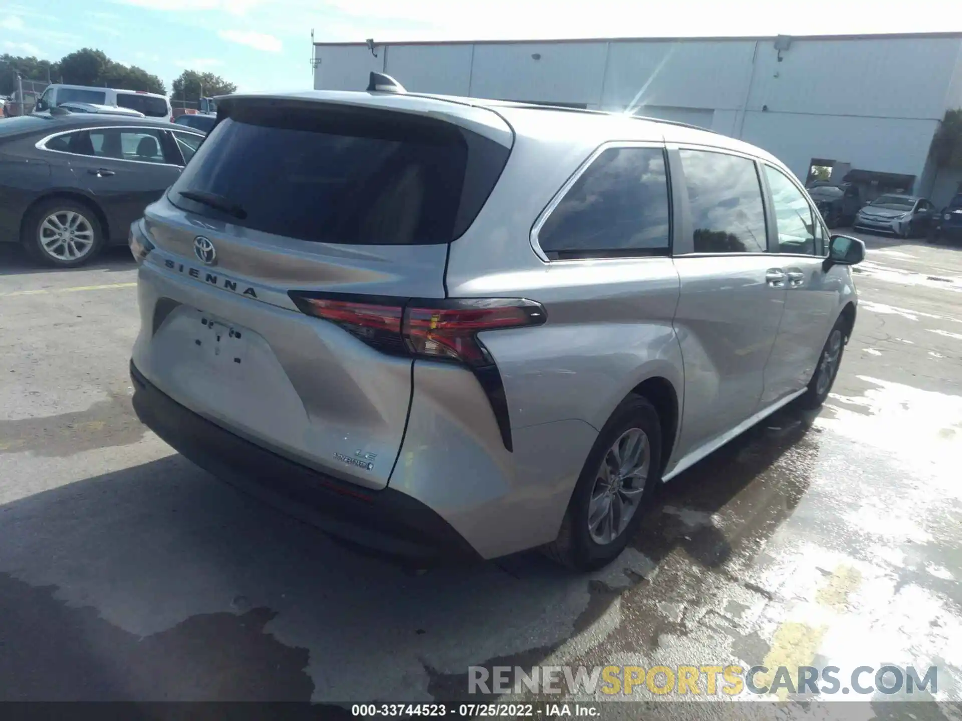 4 Фотография поврежденного автомобиля 5TDKRKEC2MS043383 TOYOTA SIENNA 2021