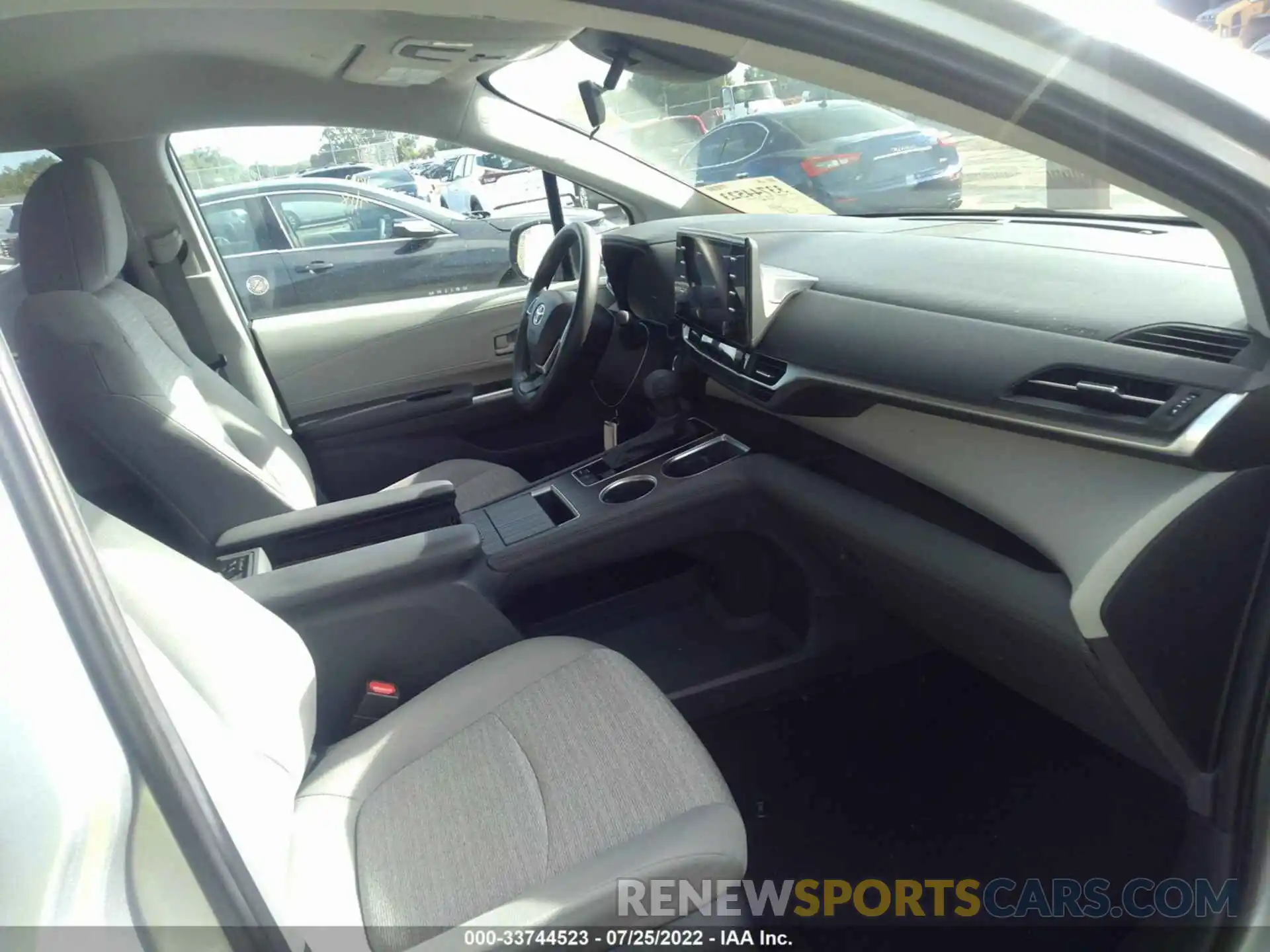 5 Photograph of a damaged car 5TDKRKEC2MS043383 TOYOTA SIENNA 2021