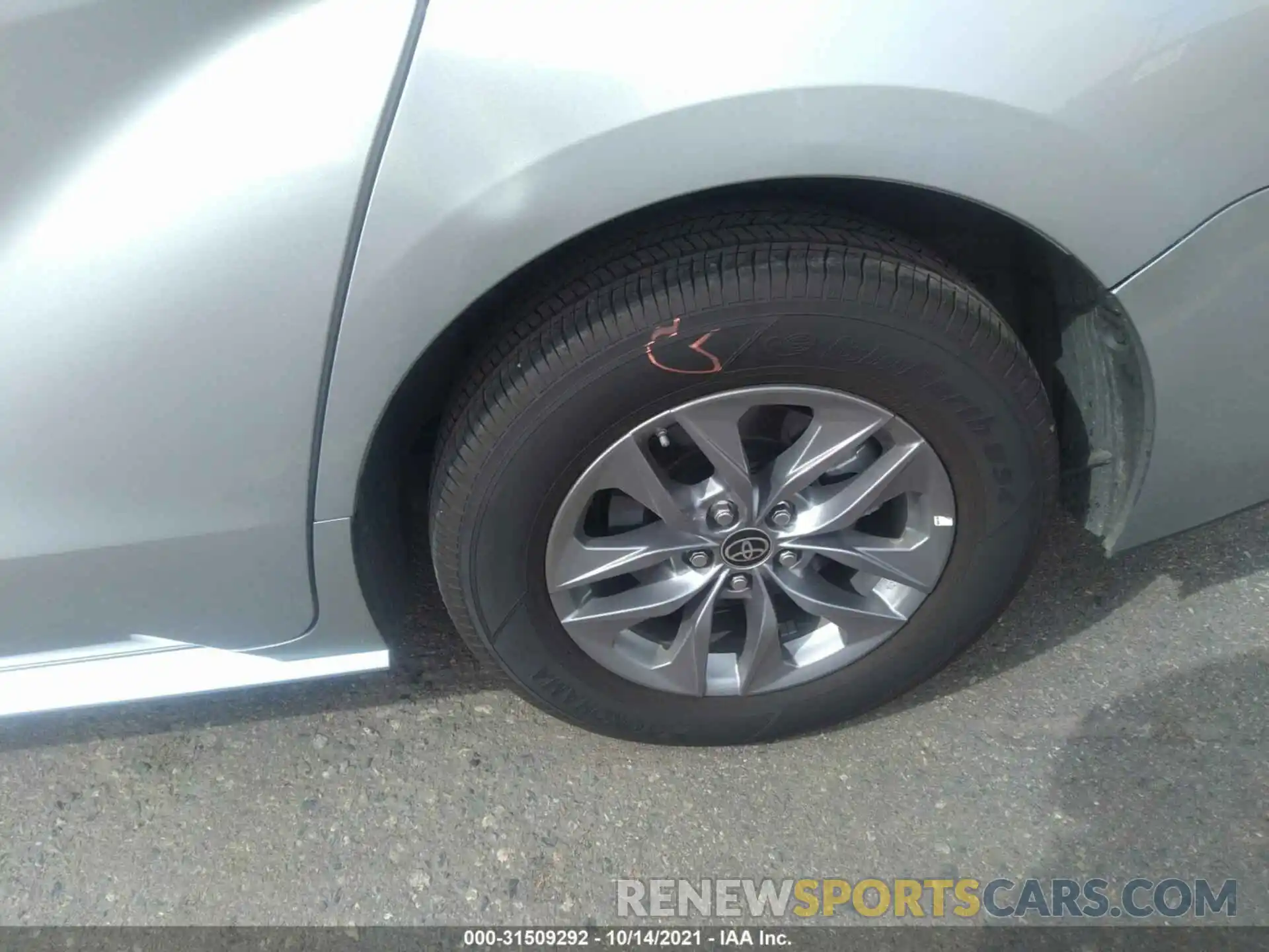 13 Фотография поврежденного автомобиля 5TDKRKEC2MS044324 TOYOTA SIENNA 2021