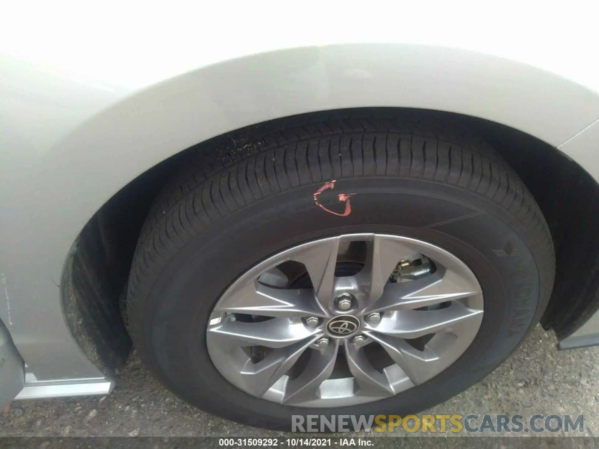 14 Photograph of a damaged car 5TDKRKEC2MS044324 TOYOTA SIENNA 2021