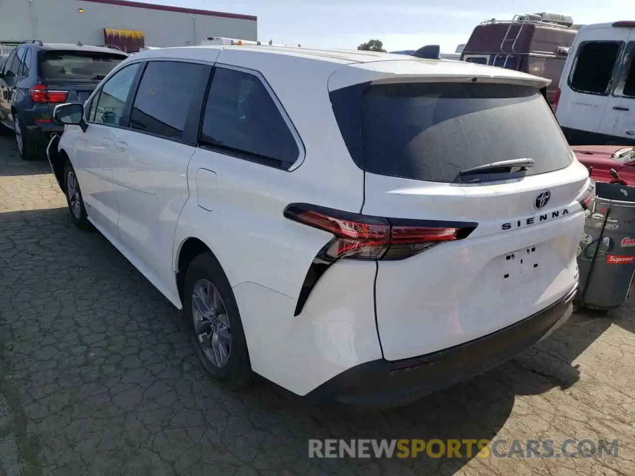 3 Photograph of a damaged car 5TDKRKEC2MS065190 TOYOTA SIENNA 2021