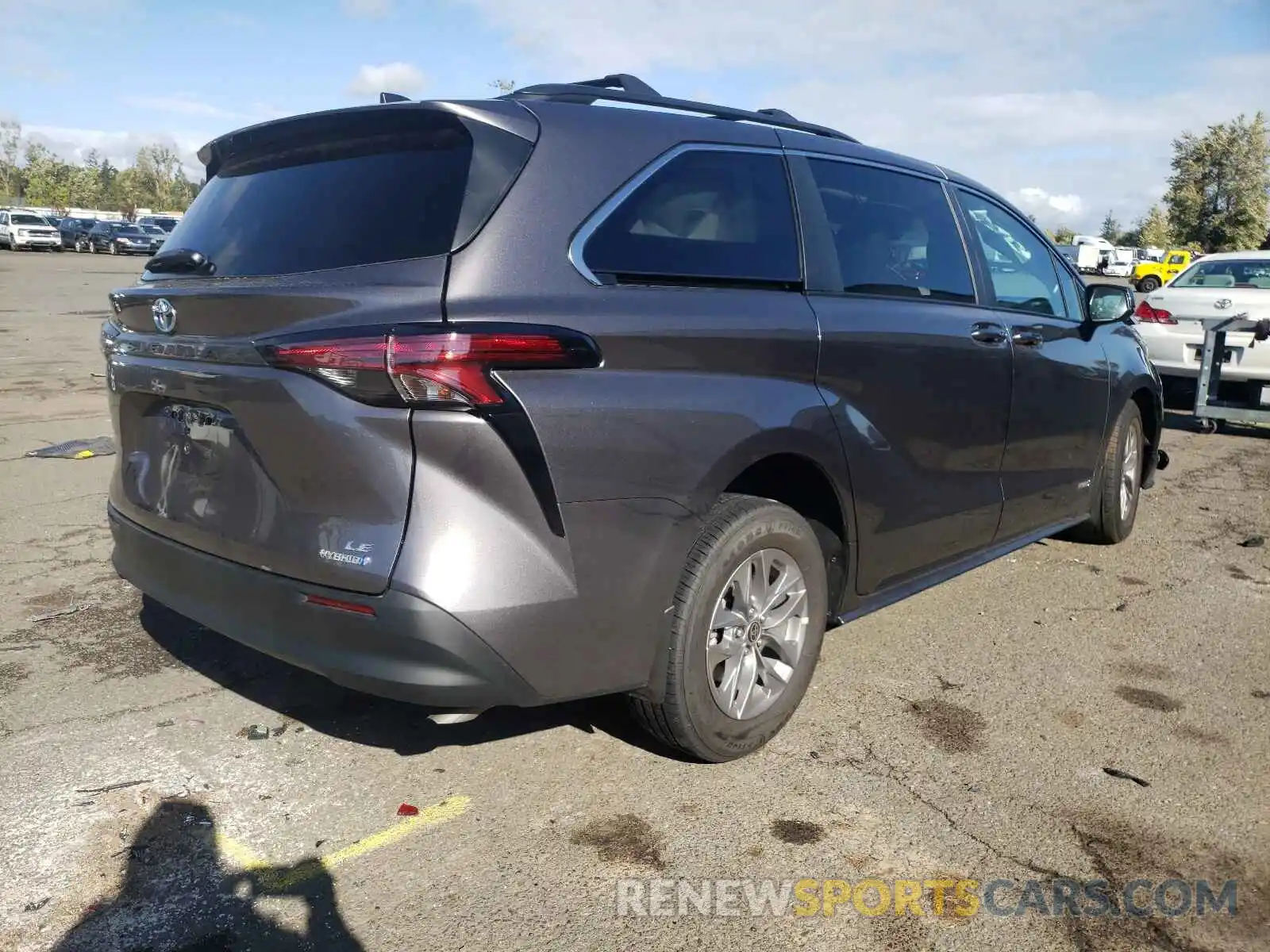 4 Photograph of a damaged car 5TDKRKEC2MS072141 TOYOTA SIENNA 2021