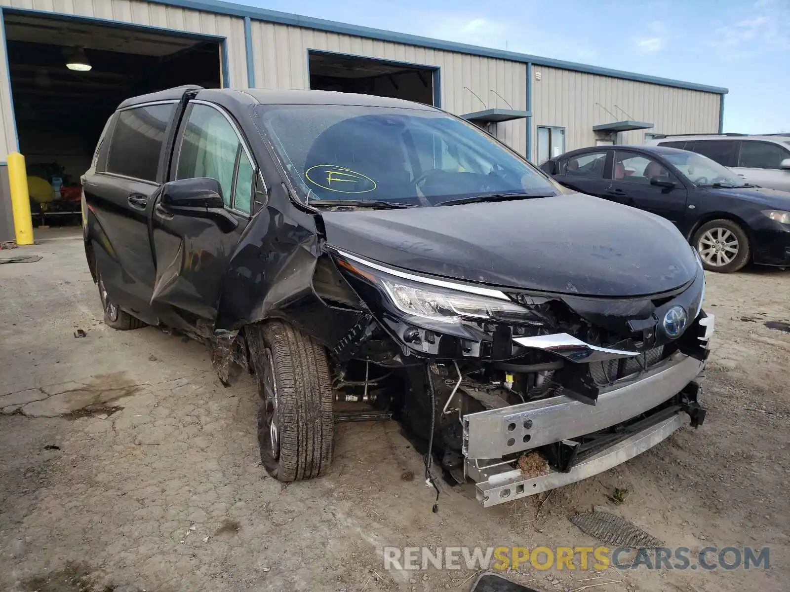 1 Photograph of a damaged car 5TDKRKEC2MS072849 TOYOTA SIENNA 2021