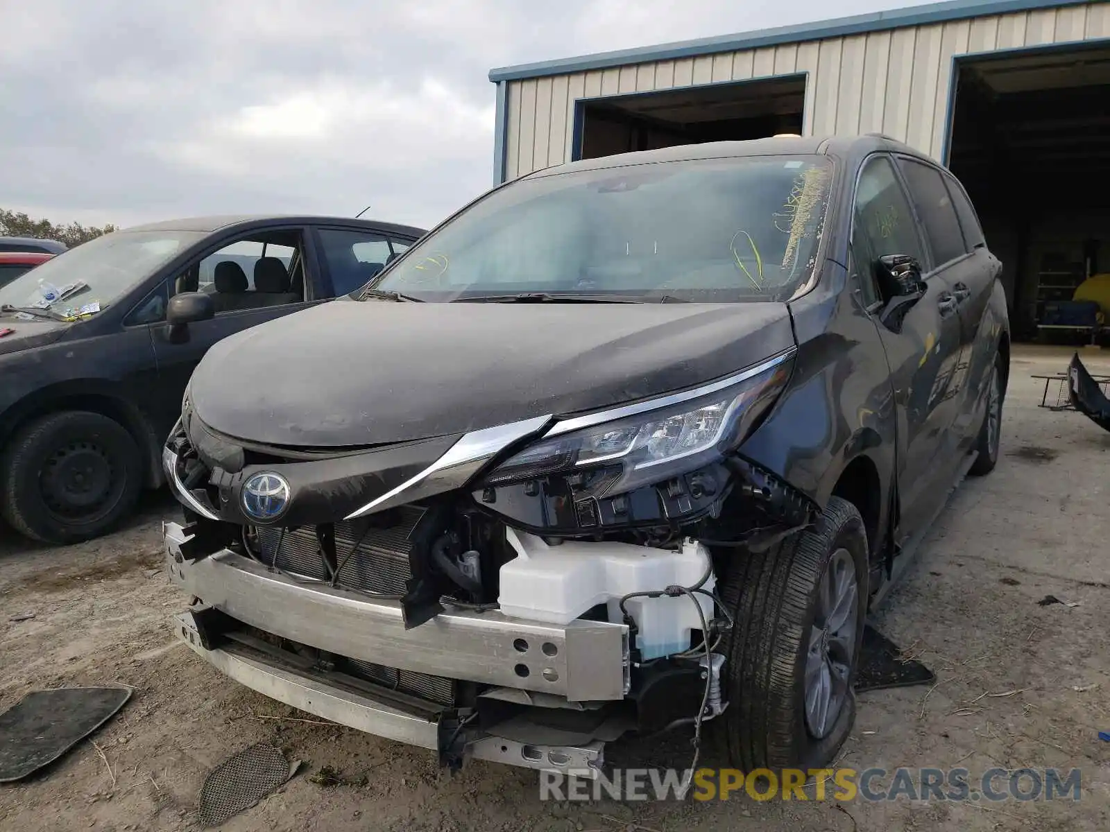 2 Фотография поврежденного автомобиля 5TDKRKEC2MS072849 TOYOTA SIENNA 2021