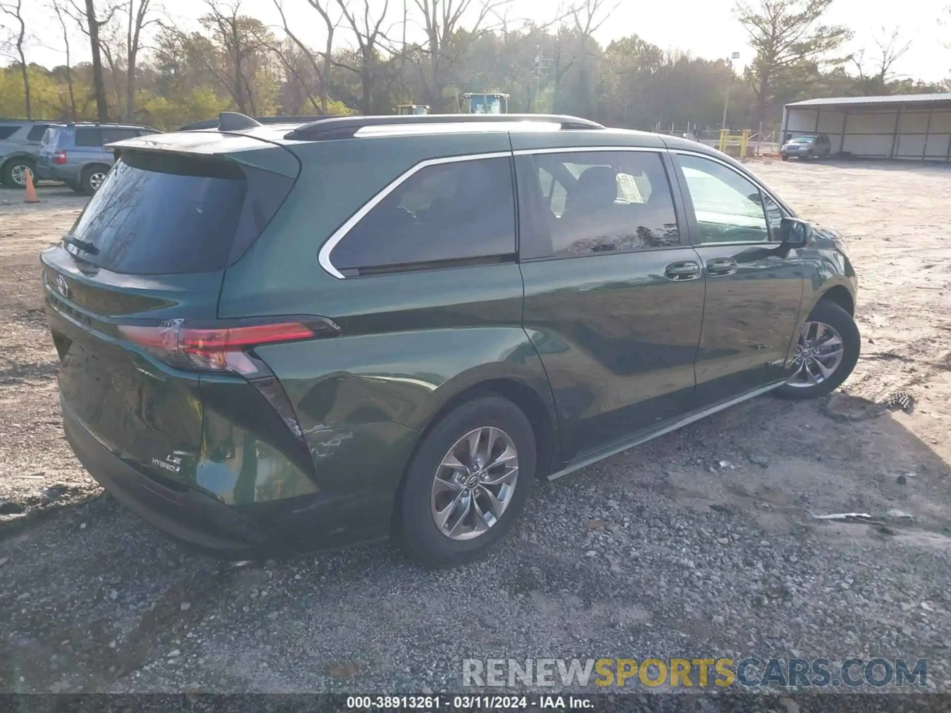 4 Photograph of a damaged car 5TDKRKEC3MS013809 TOYOTA SIENNA 2021
