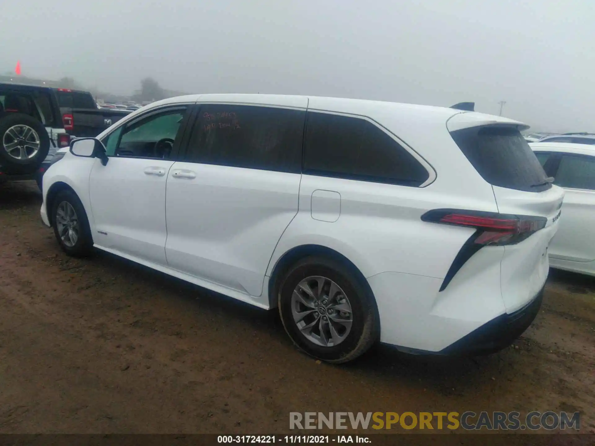 3 Photograph of a damaged car 5TDKRKEC3MS014796 TOYOTA SIENNA 2021