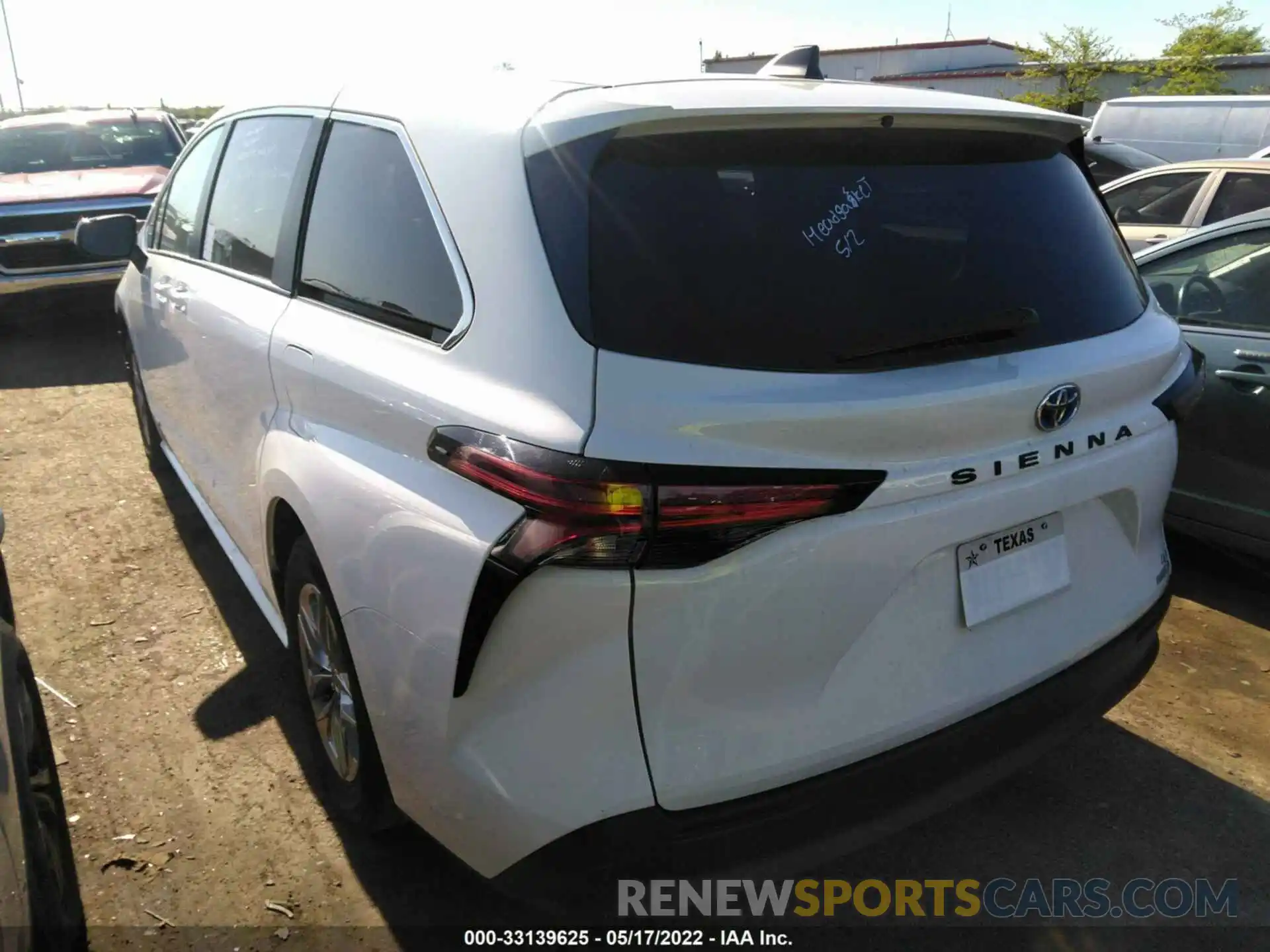 3 Photograph of a damaged car 5TDKRKEC3MS016256 TOYOTA SIENNA 2021