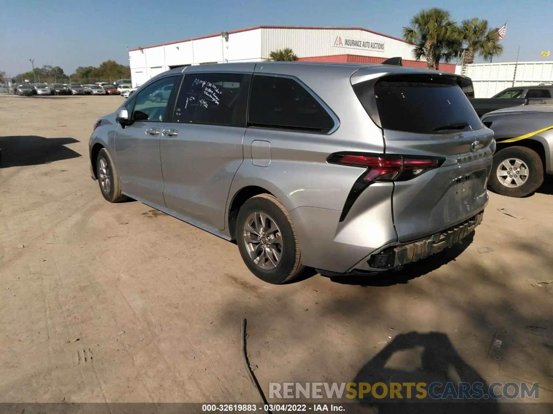 3 Фотография поврежденного автомобиля 5TDKRKEC3MS017438 TOYOTA SIENNA 2021