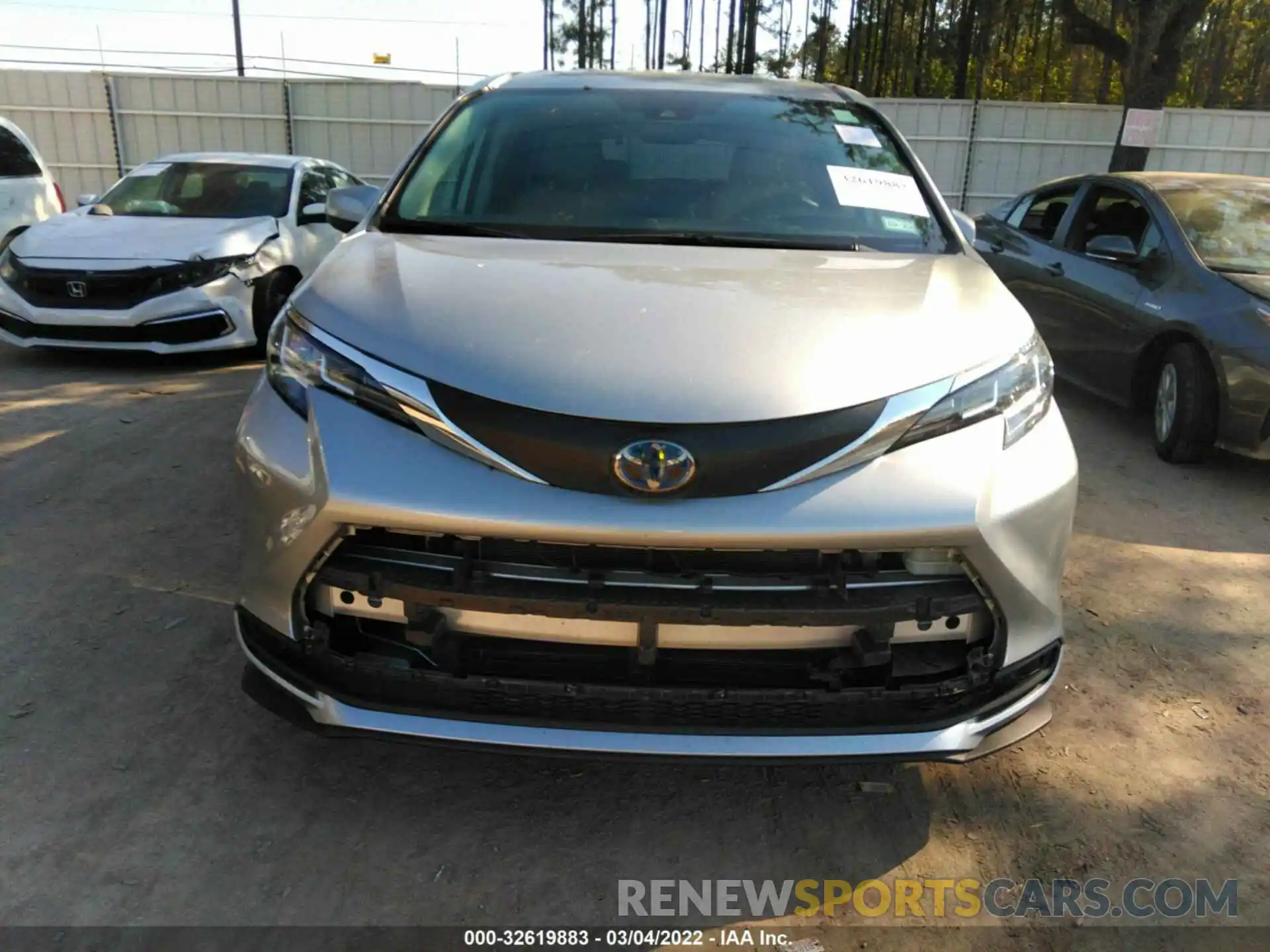 6 Photograph of a damaged car 5TDKRKEC3MS017438 TOYOTA SIENNA 2021