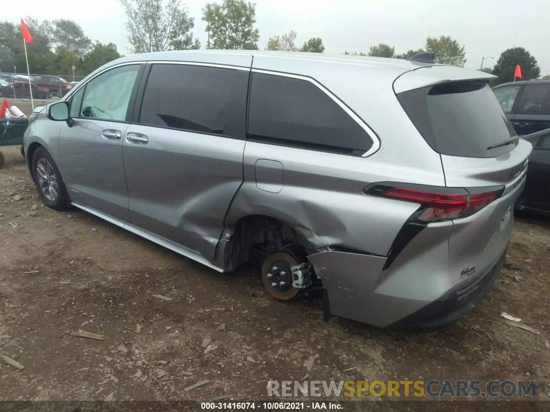 3 Photograph of a damaged car 5TDKRKEC3MS022154 TOYOTA SIENNA 2021