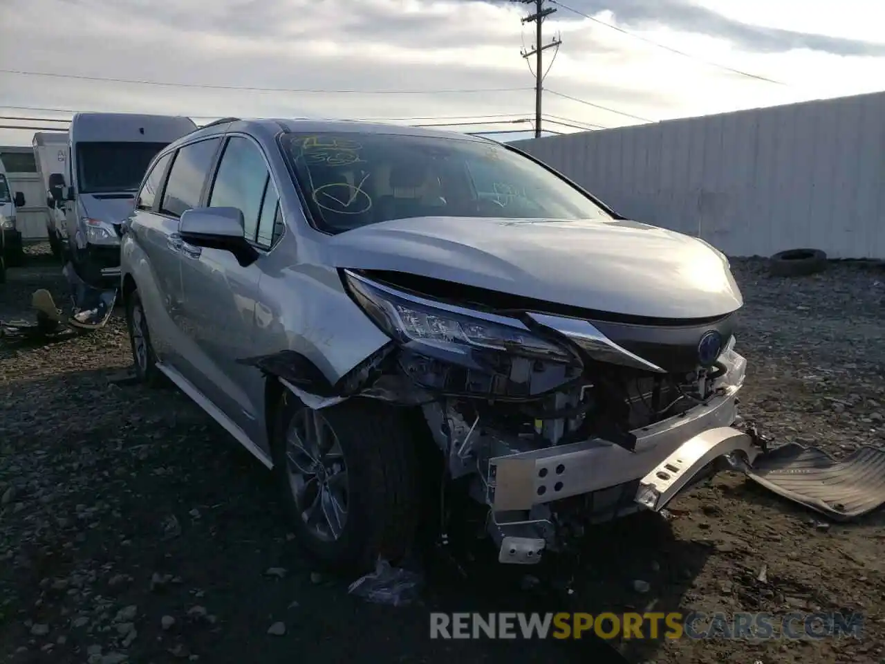 1 Photograph of a damaged car 5TDKRKEC3MS027161 TOYOTA SIENNA 2021