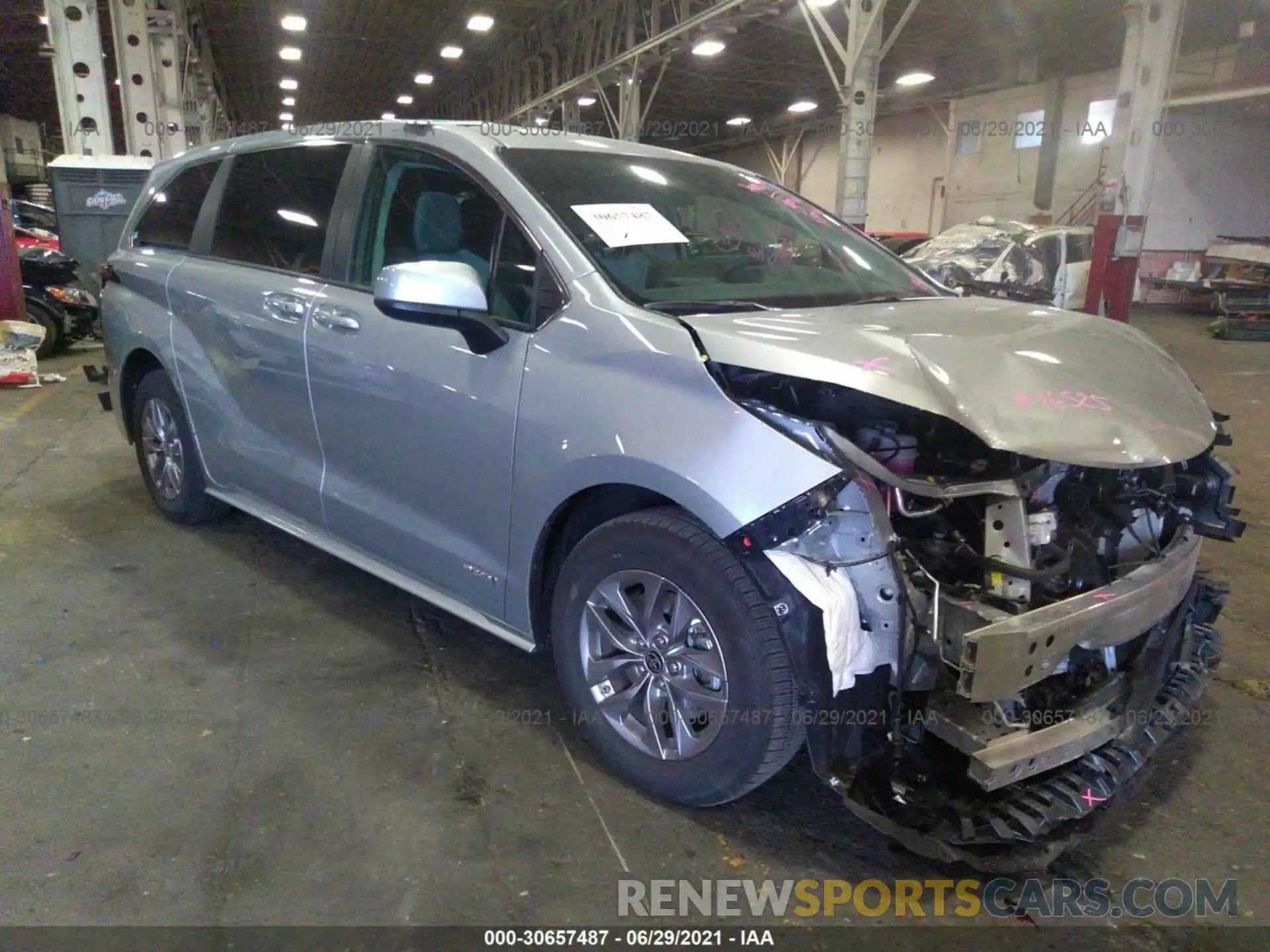 1 Photograph of a damaged car 5TDKRKEC3MS029315 TOYOTA SIENNA 2021