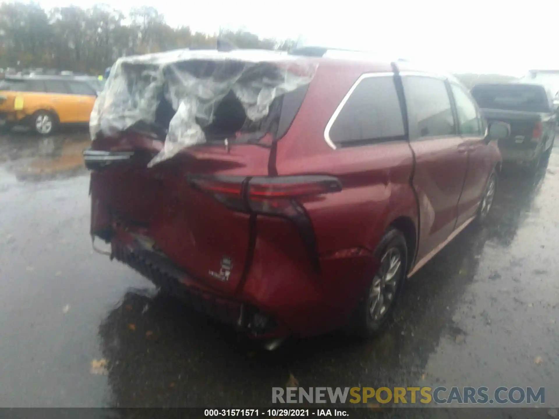 4 Photograph of a damaged car 5TDKRKEC3MS029718 TOYOTA SIENNA 2021