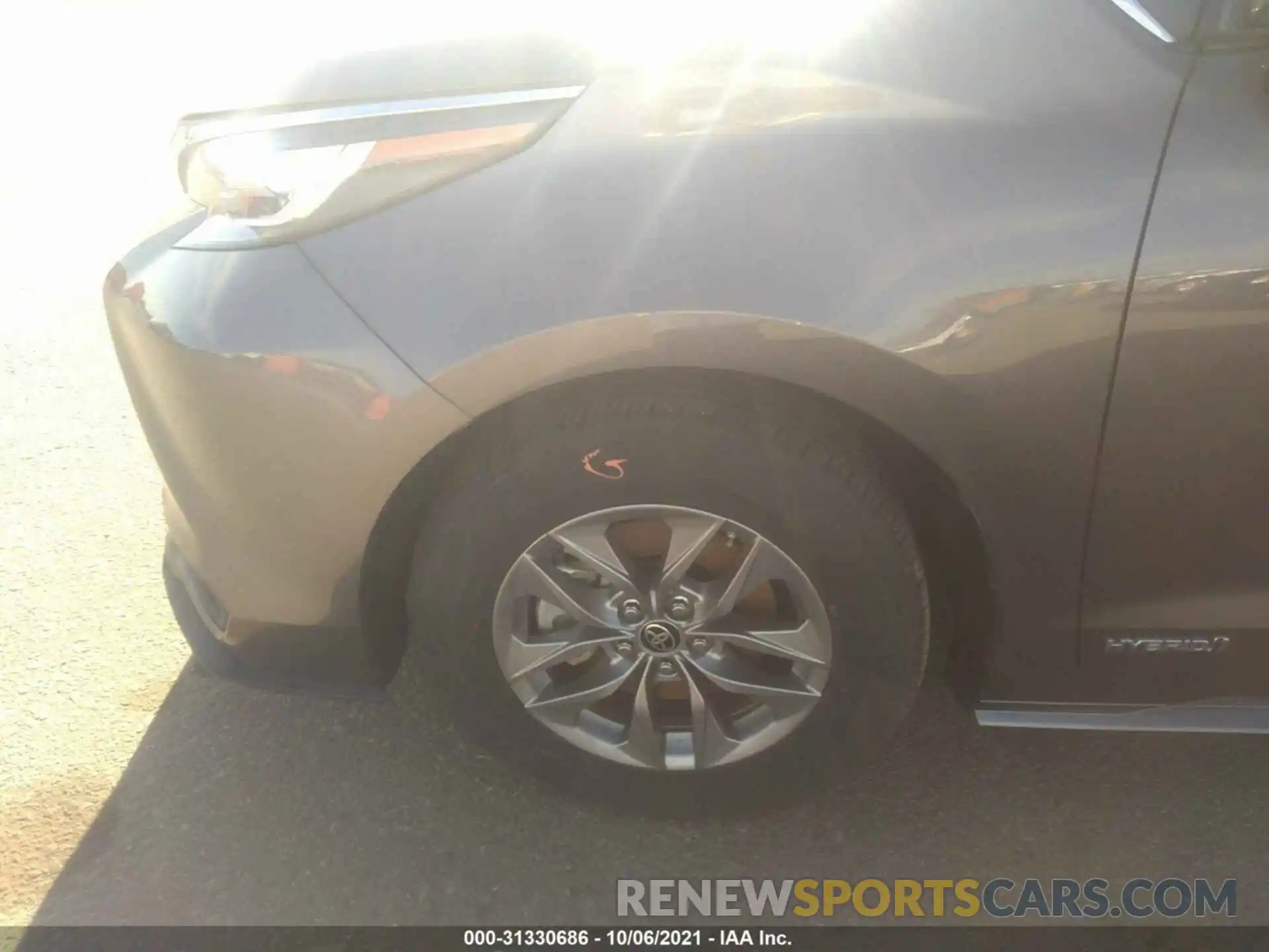 12 Photograph of a damaged car 5TDKRKEC3MS030027 TOYOTA SIENNA 2021