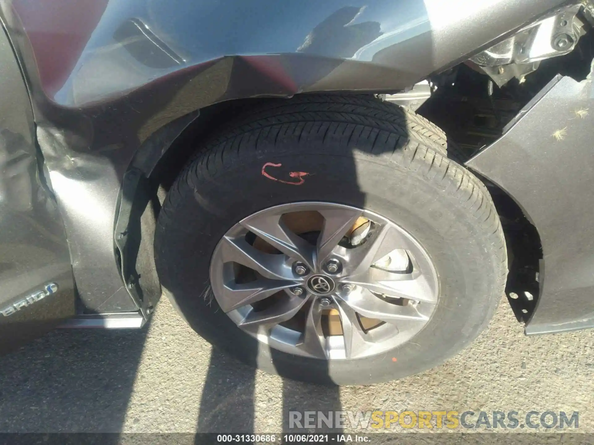 14 Photograph of a damaged car 5TDKRKEC3MS030027 TOYOTA SIENNA 2021