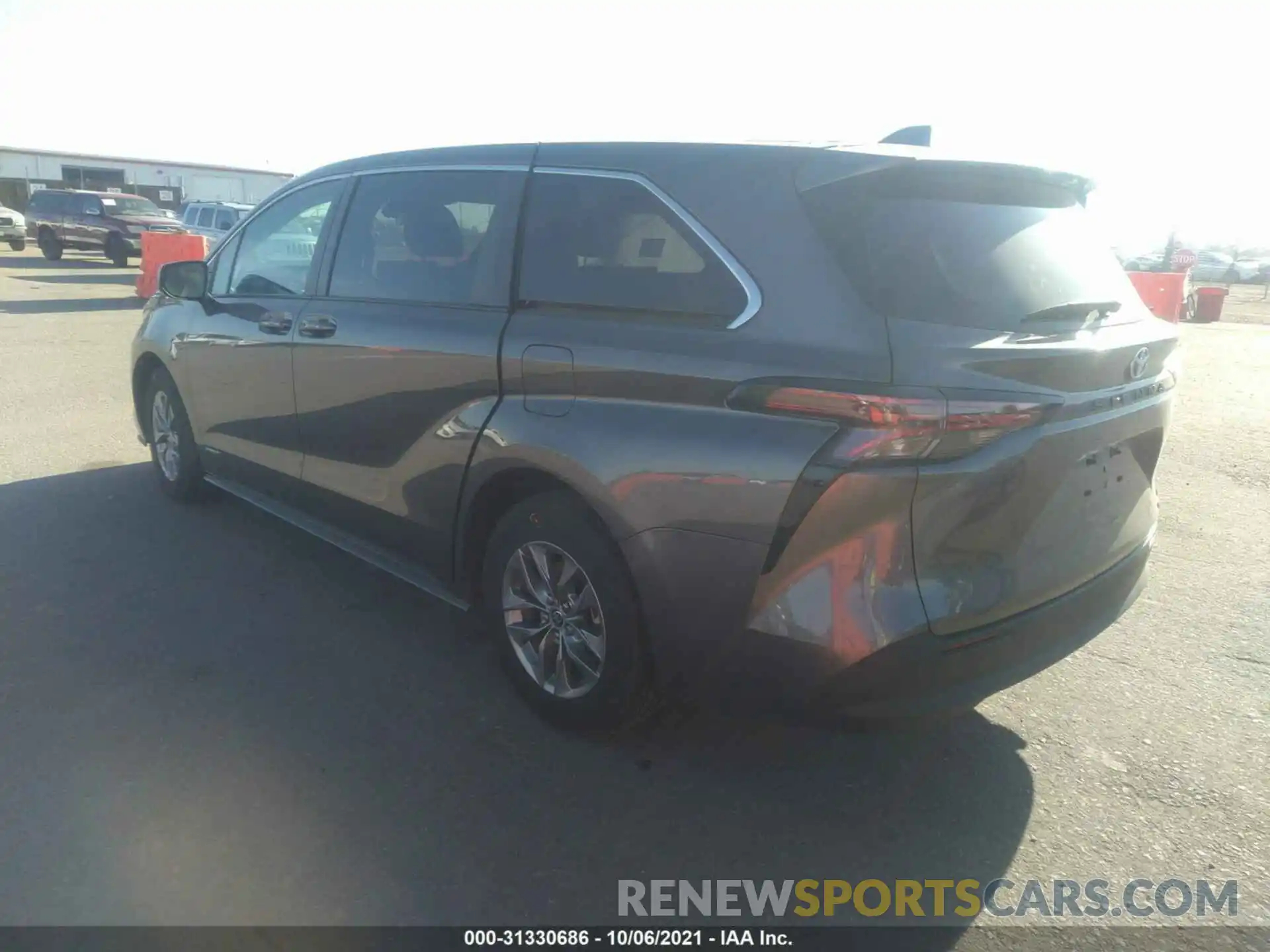 3 Photograph of a damaged car 5TDKRKEC3MS030027 TOYOTA SIENNA 2021