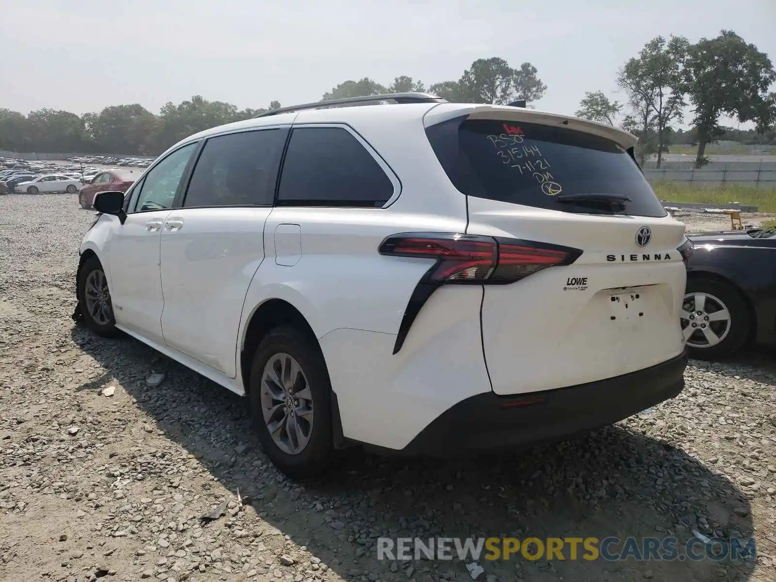 3 Photograph of a damaged car 5TDKRKEC3MS031615 TOYOTA SIENNA 2021