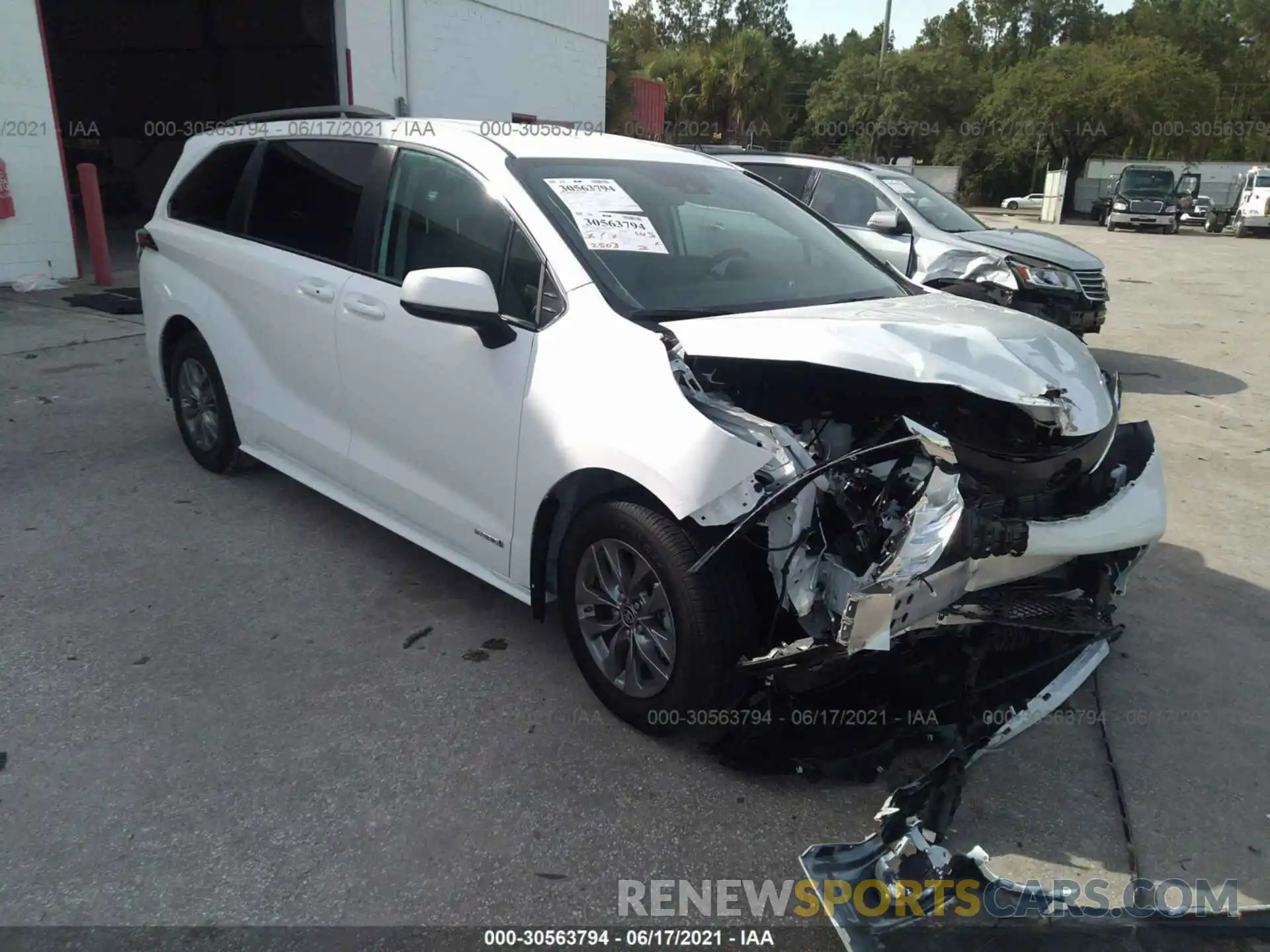 1 Photograph of a damaged car 5TDKRKEC3MS035678 TOYOTA SIENNA 2021