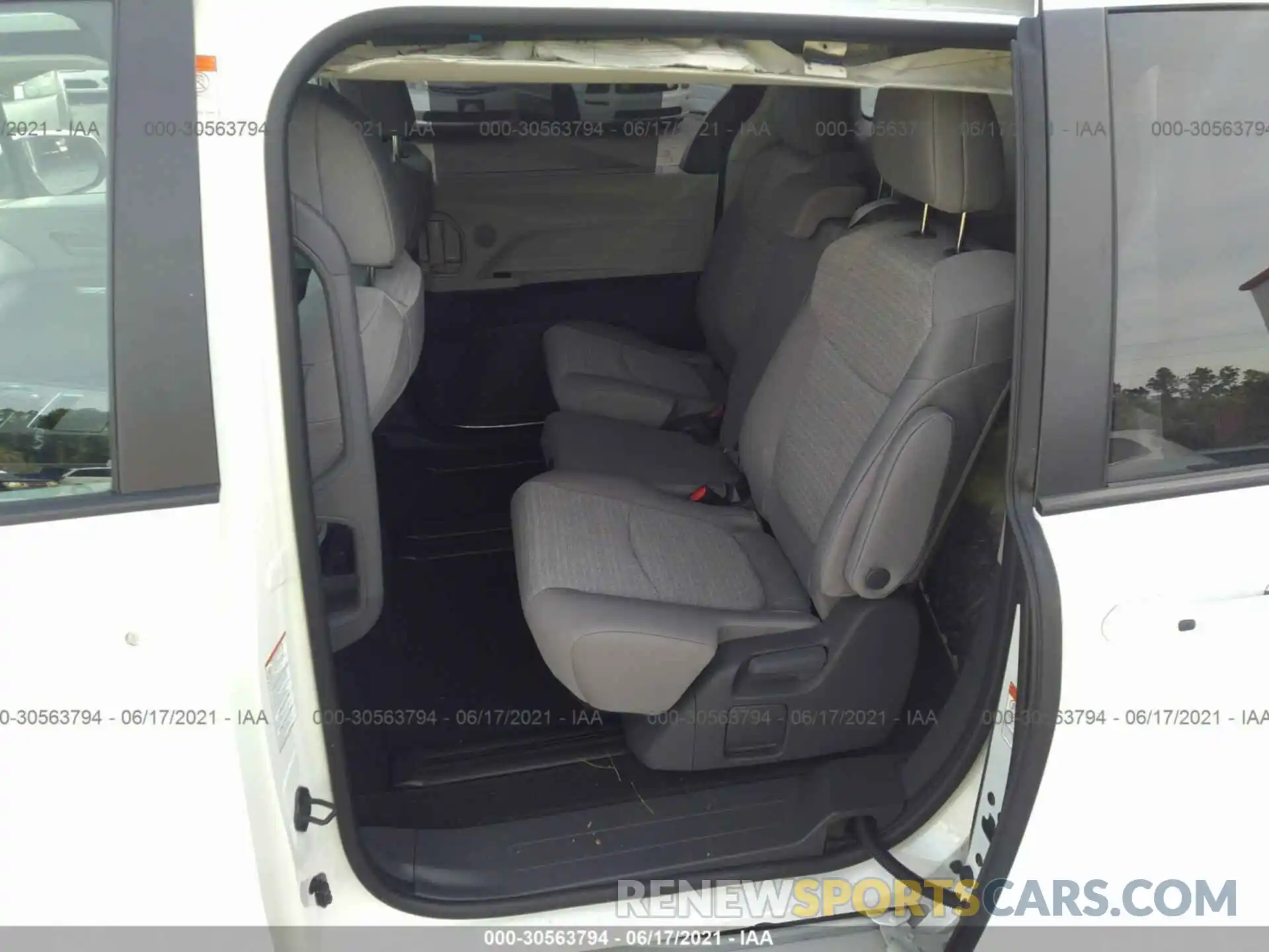 8 Фотография поврежденного автомобиля 5TDKRKEC3MS035678 TOYOTA SIENNA 2021