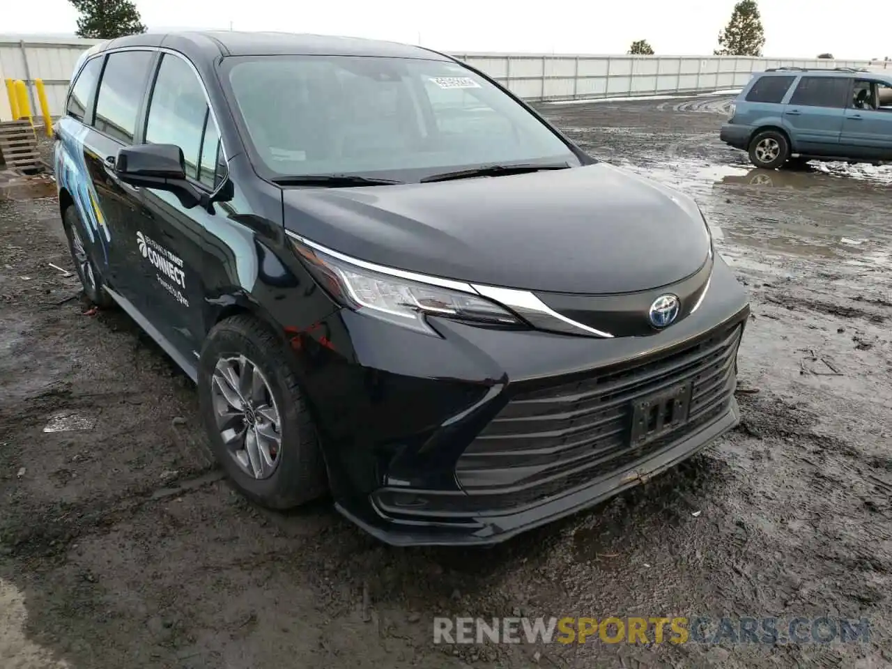 1 Photograph of a damaged car 5TDKRKEC3MS035969 TOYOTA SIENNA 2021