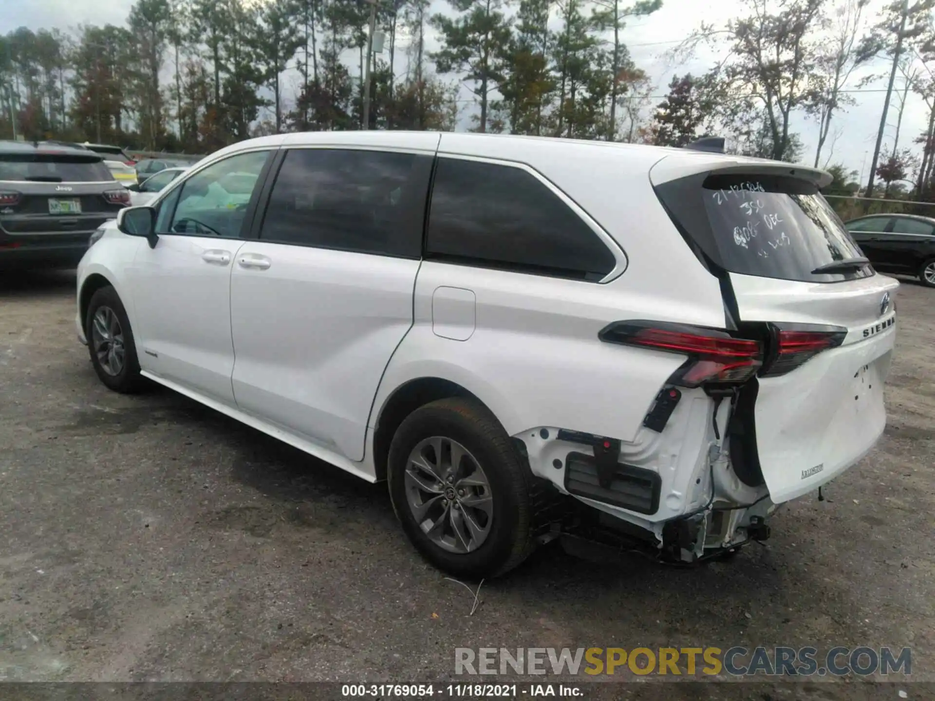 3 Photograph of a damaged car 5TDKRKEC3MS039858 TOYOTA SIENNA 2021