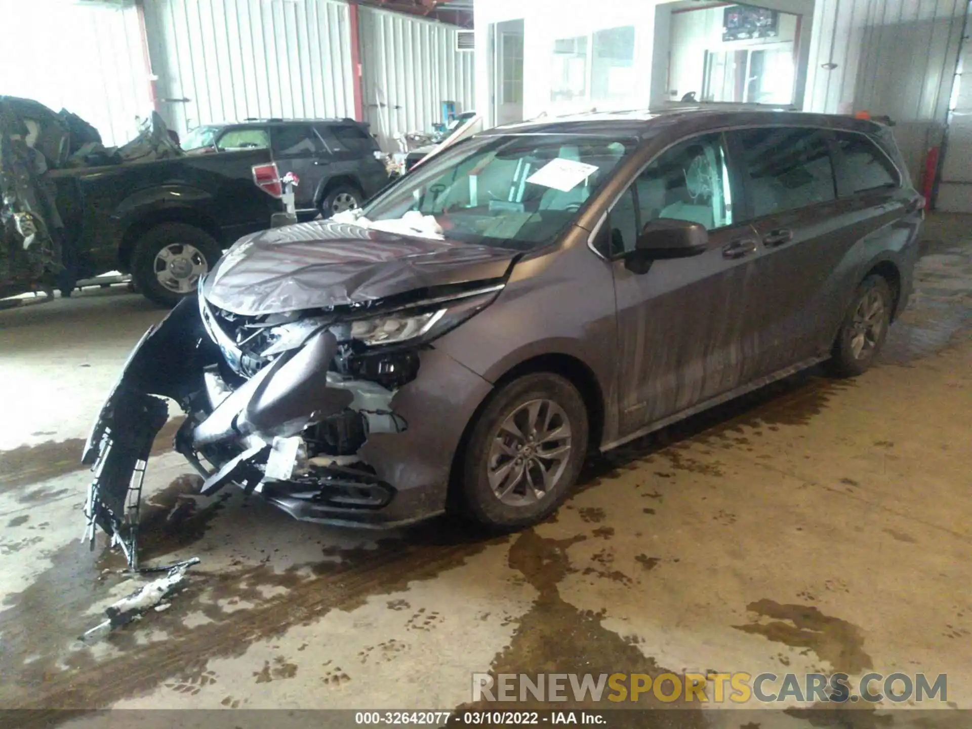 2 Photograph of a damaged car 5TDKRKEC3MS041643 TOYOTA SIENNA 2021