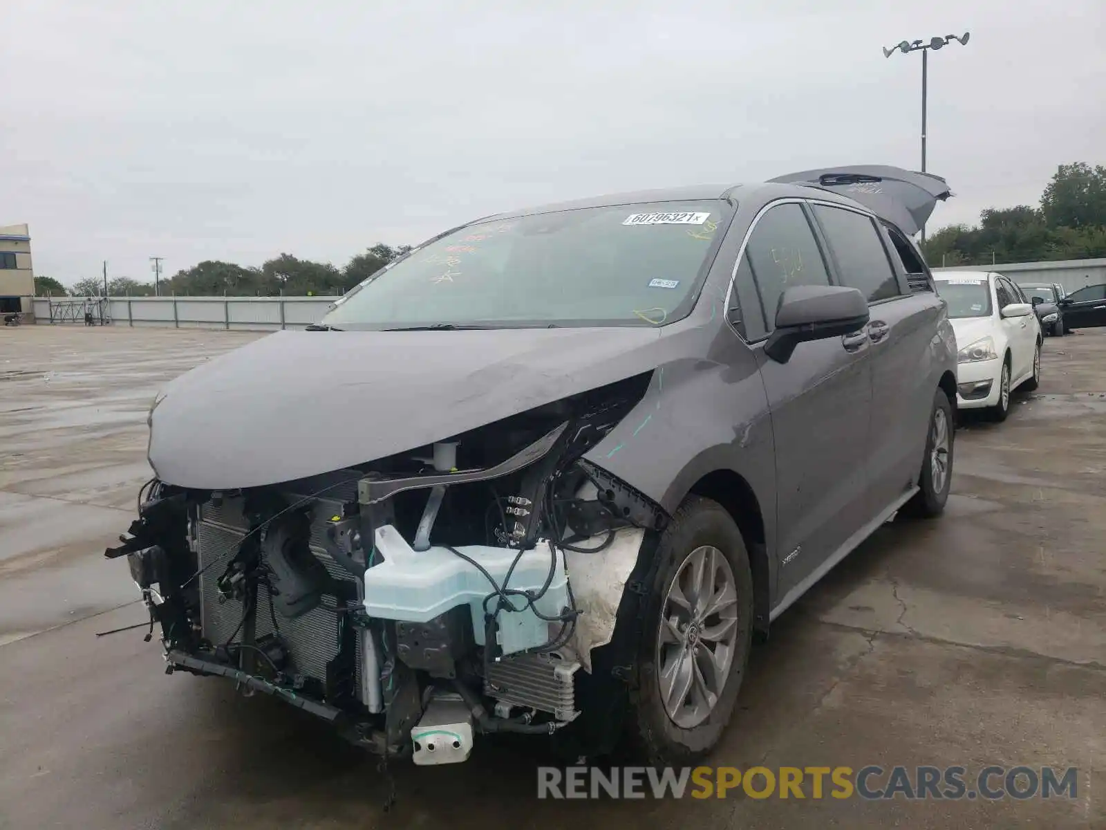 2 Photograph of a damaged car 5TDKRKEC3MS051119 TOYOTA SIENNA 2021