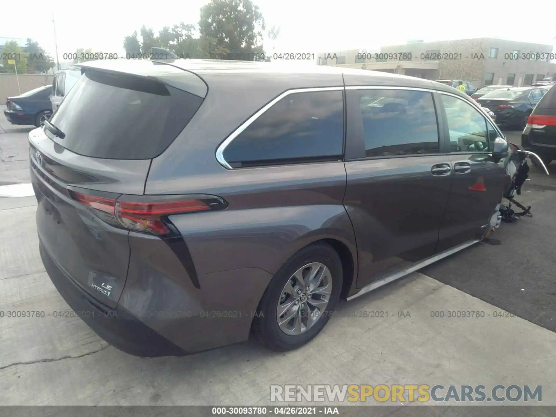 4 Photograph of a damaged car 5TDKRKEC4MS014855 TOYOTA SIENNA 2021