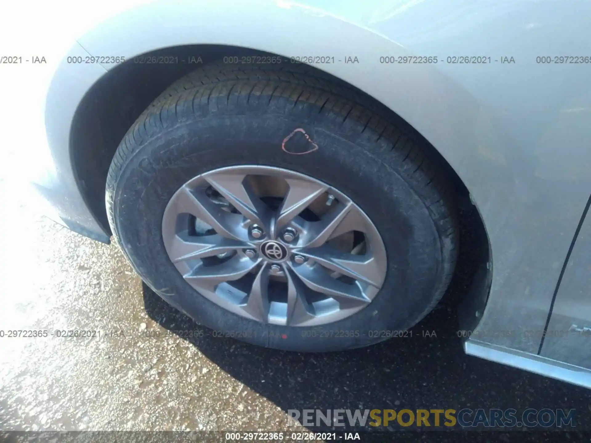 12 Photograph of a damaged car 5TDKRKEC4MS017075 TOYOTA SIENNA 2021