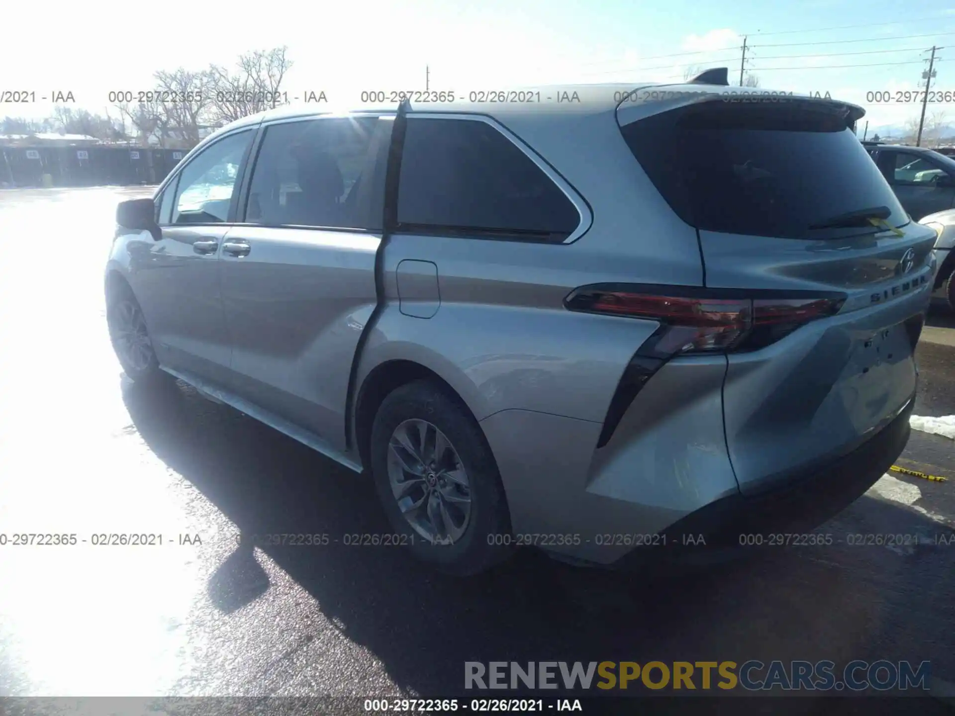 3 Фотография поврежденного автомобиля 5TDKRKEC4MS017075 TOYOTA SIENNA 2021