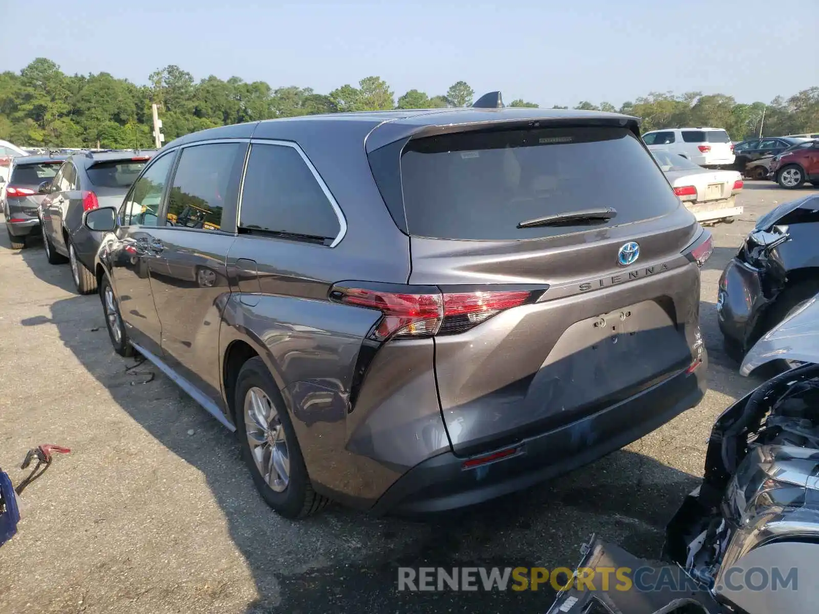 3 Photograph of a damaged car 5TDKRKEC4MS017836 TOYOTA SIENNA 2021