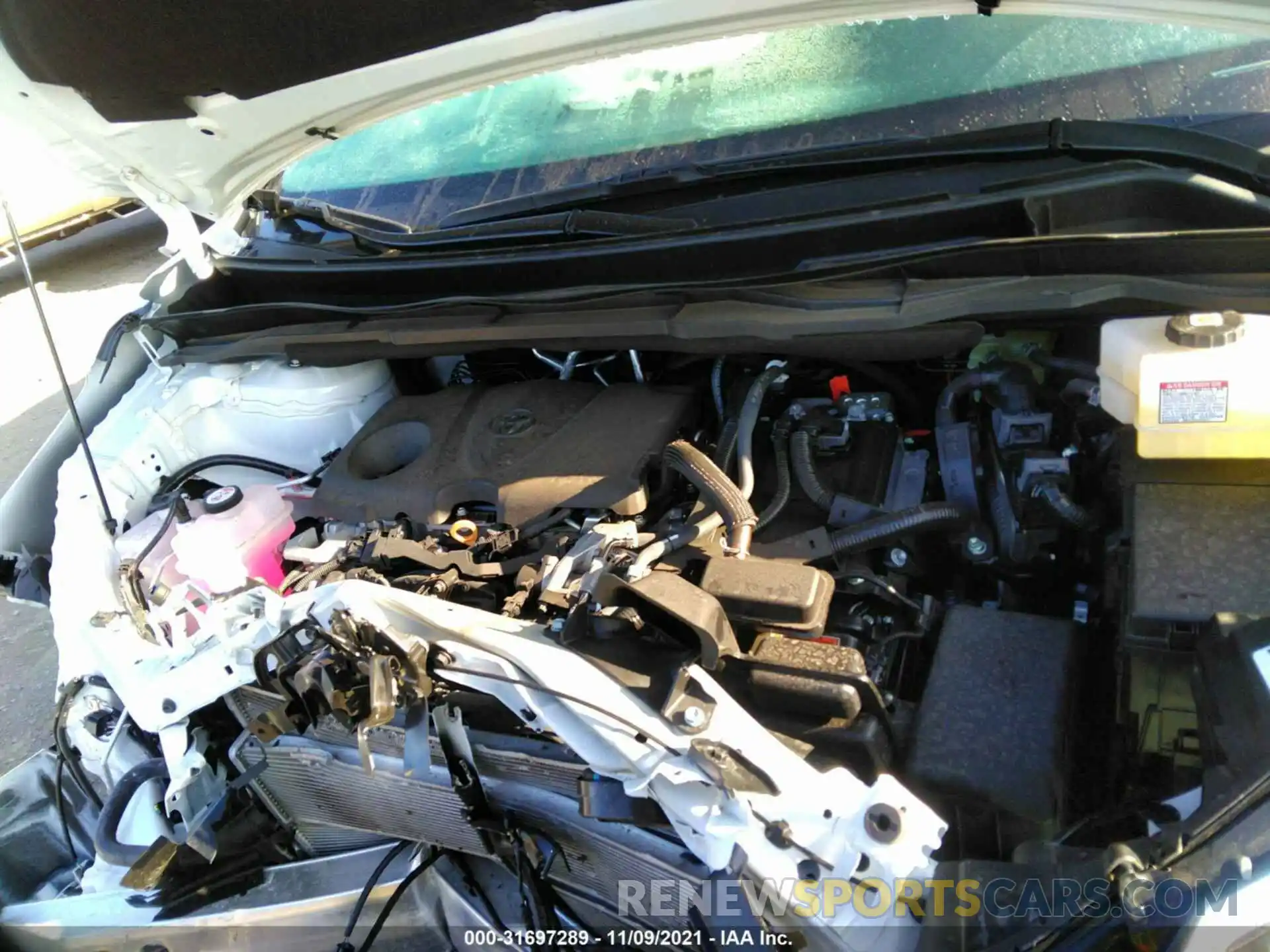 10 Photograph of a damaged car 5TDKRKEC4MS019361 TOYOTA SIENNA 2021