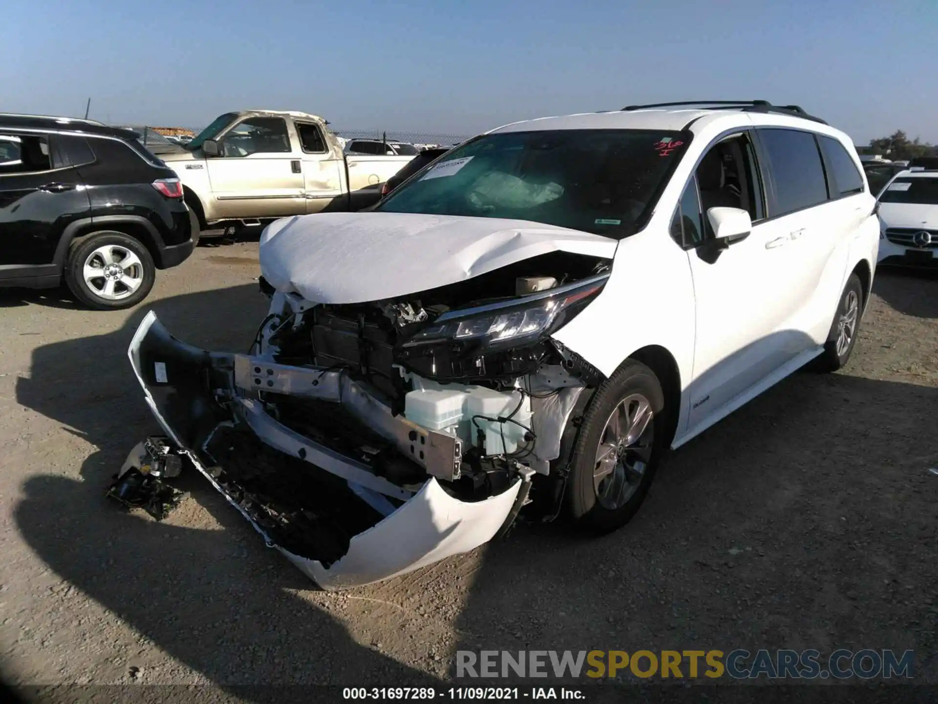 2 Photograph of a damaged car 5TDKRKEC4MS019361 TOYOTA SIENNA 2021