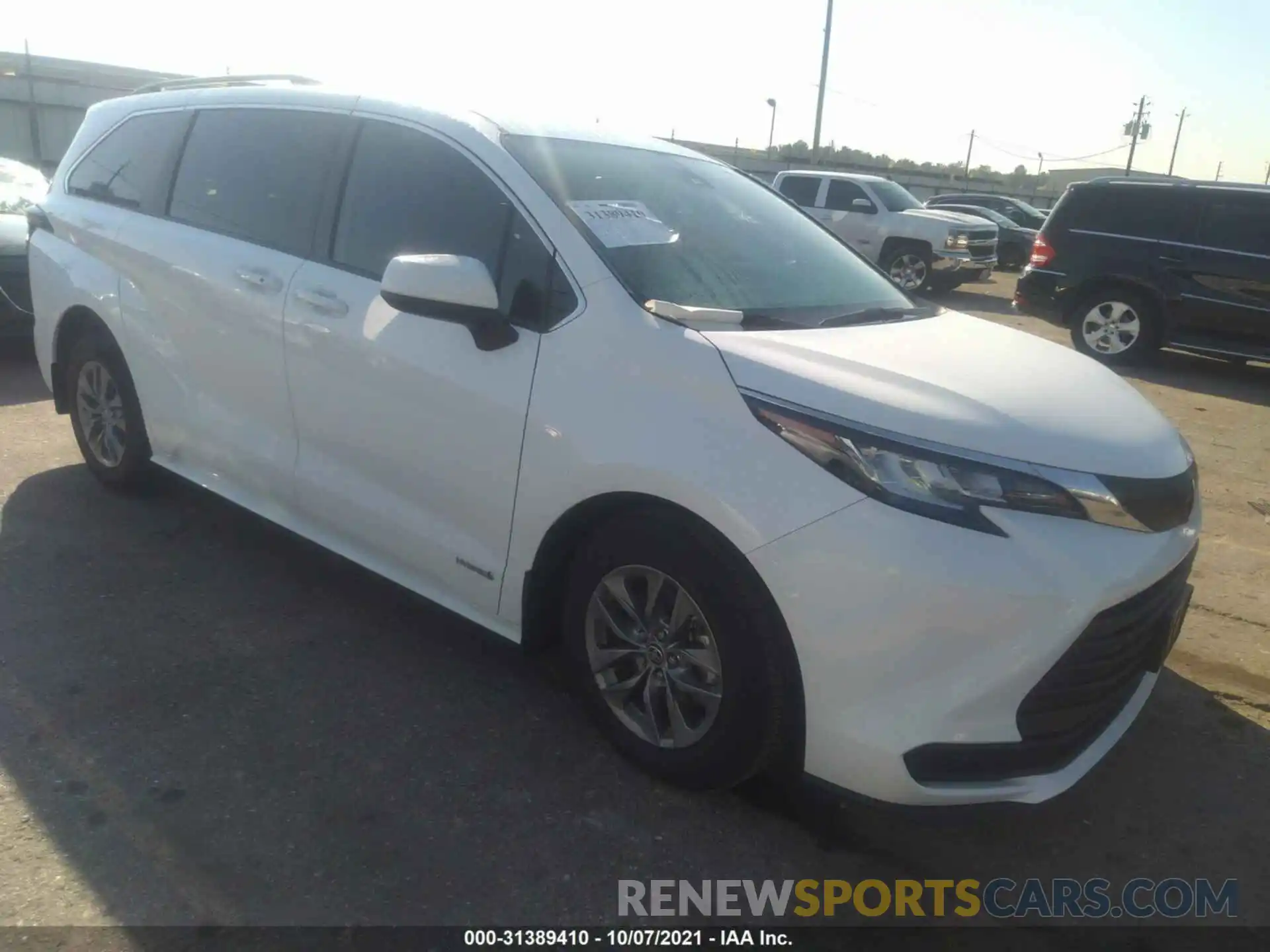 1 Photograph of a damaged car 5TDKRKEC4MS033339 TOYOTA SIENNA 2021