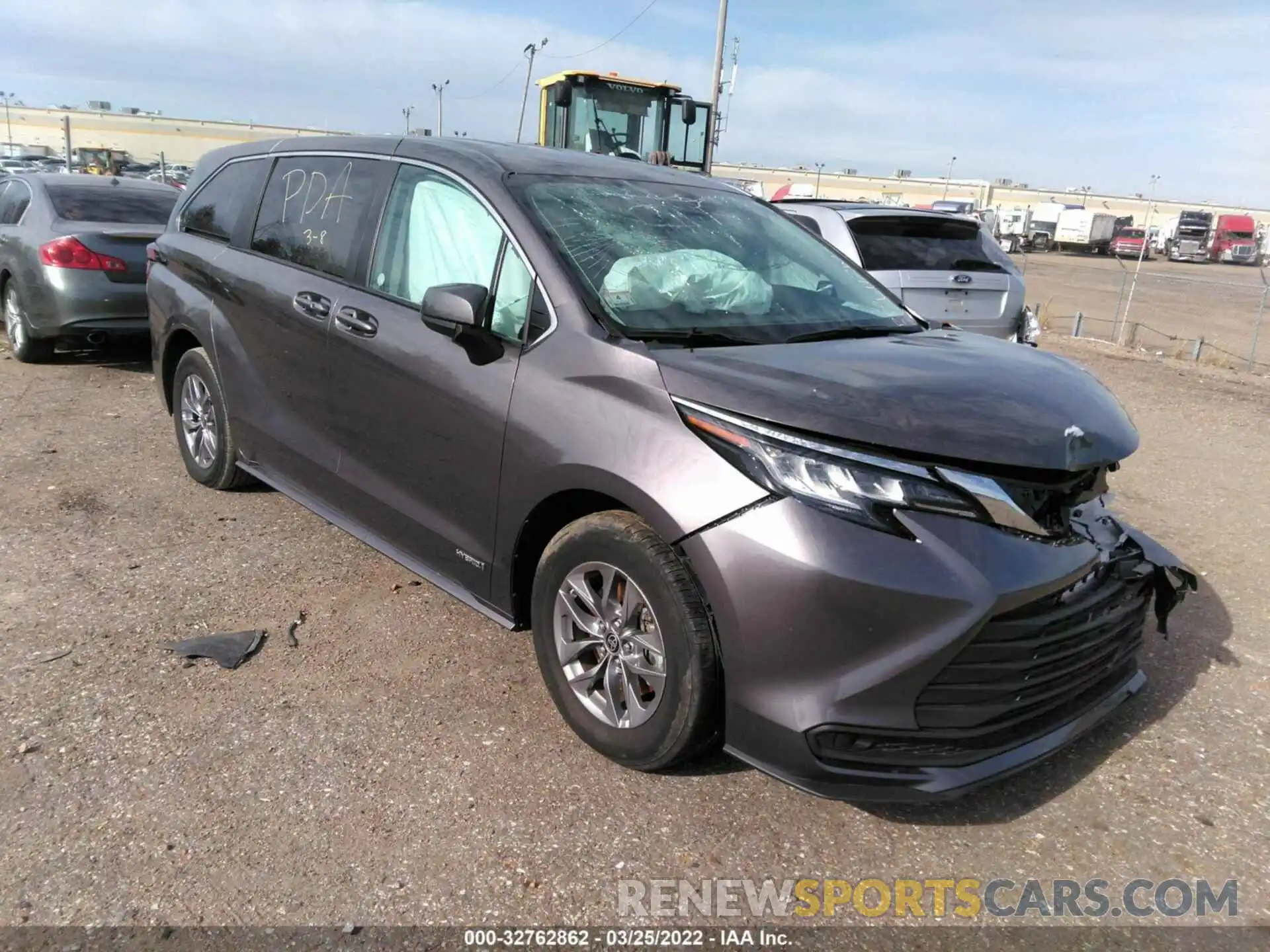 1 Photograph of a damaged car 5TDKRKEC4MS035477 TOYOTA SIENNA 2021