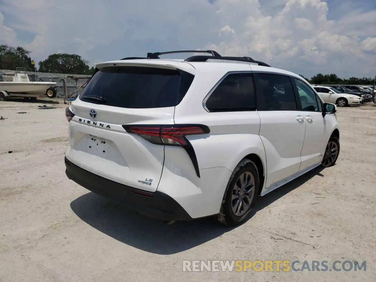 4 Photograph of a damaged car 5TDKRKEC4MS036032 TOYOTA SIENNA 2021