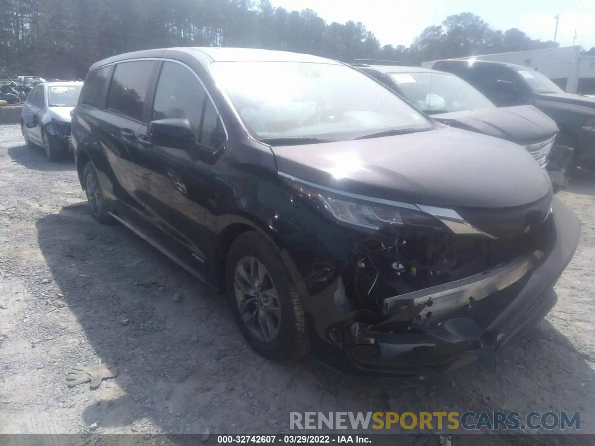 1 Photograph of a damaged car 5TDKRKEC4MS047242 TOYOTA SIENNA 2021