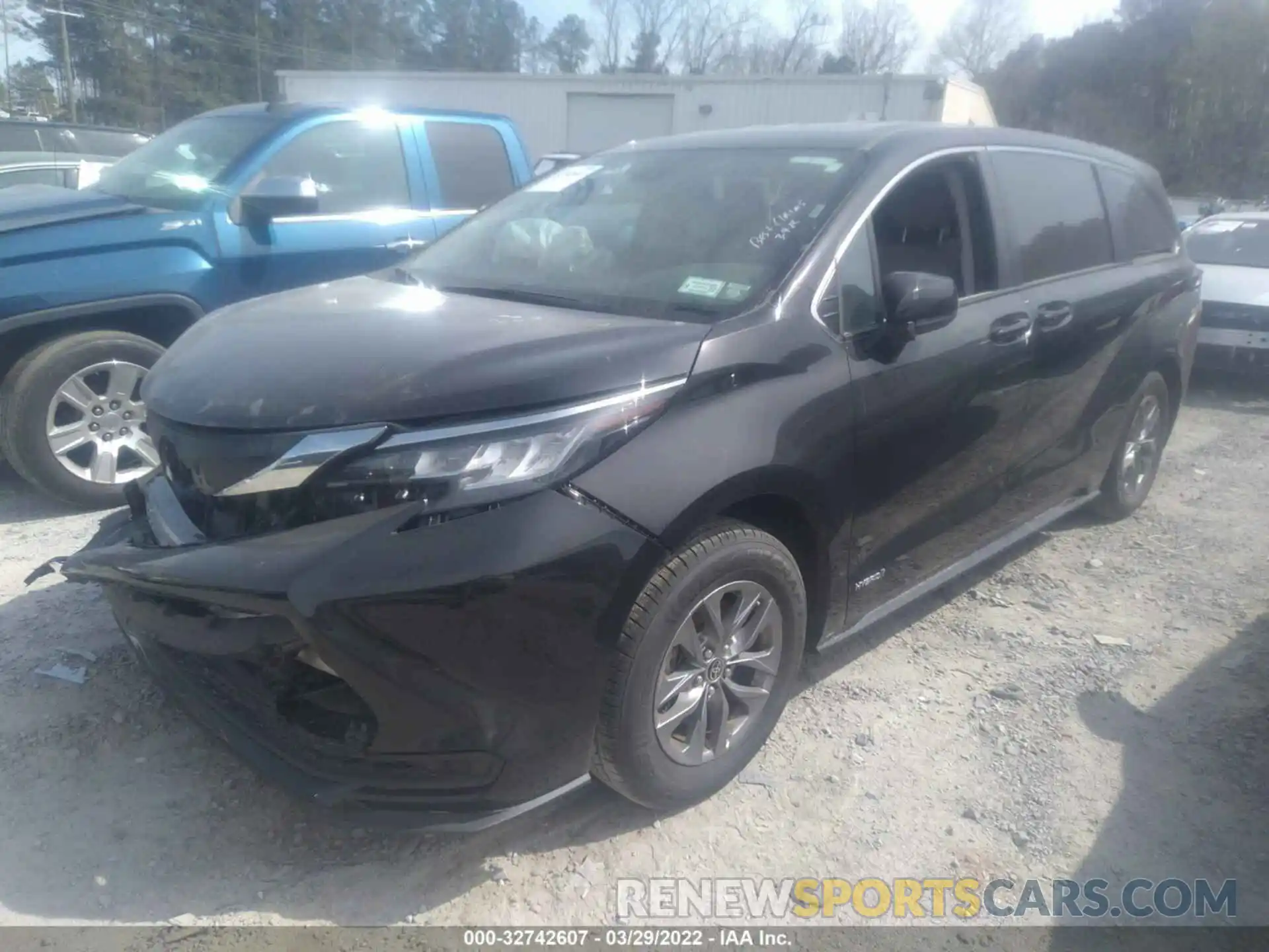 2 Фотография поврежденного автомобиля 5TDKRKEC4MS047242 TOYOTA SIENNA 2021