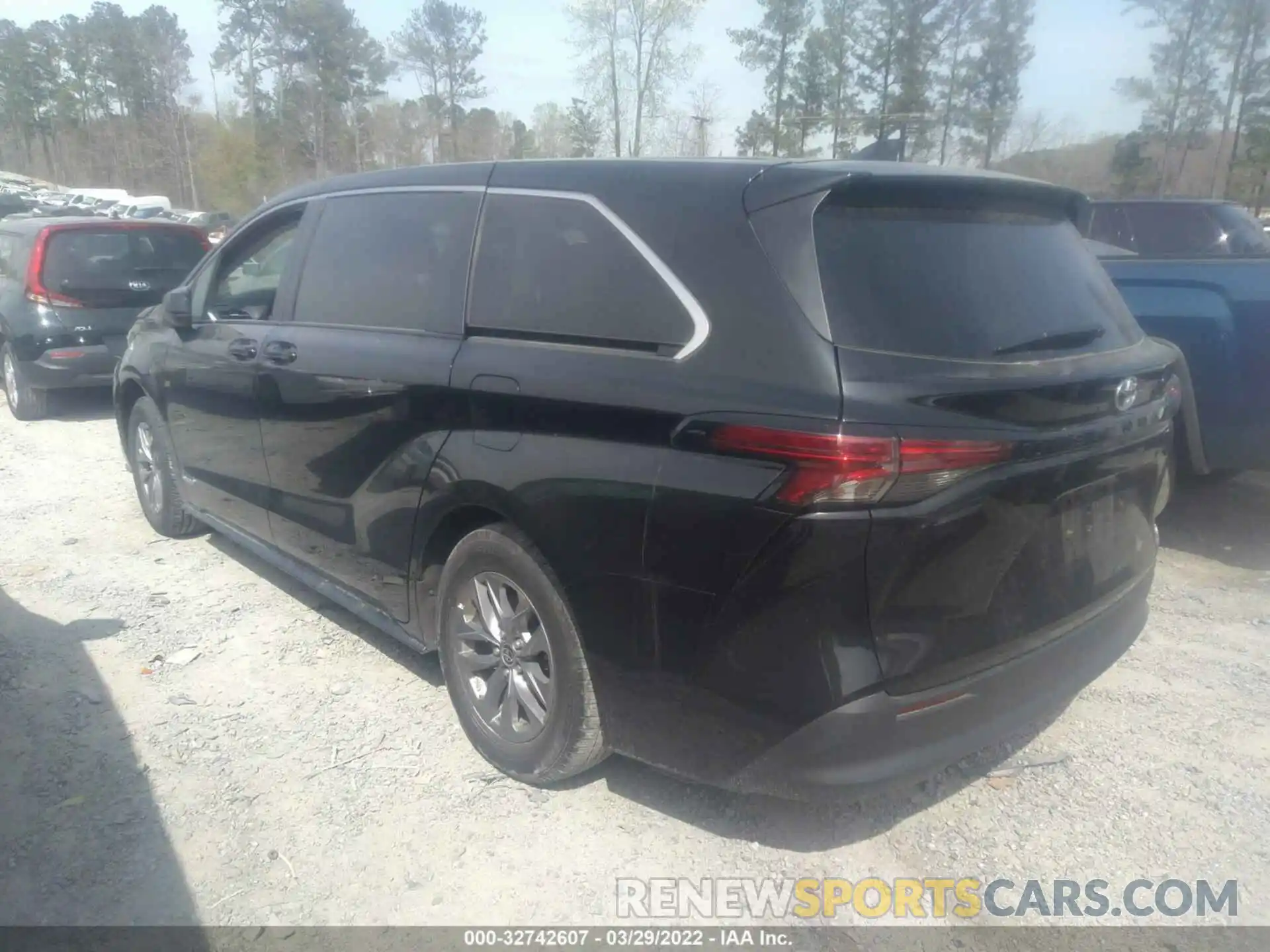 3 Фотография поврежденного автомобиля 5TDKRKEC4MS047242 TOYOTA SIENNA 2021