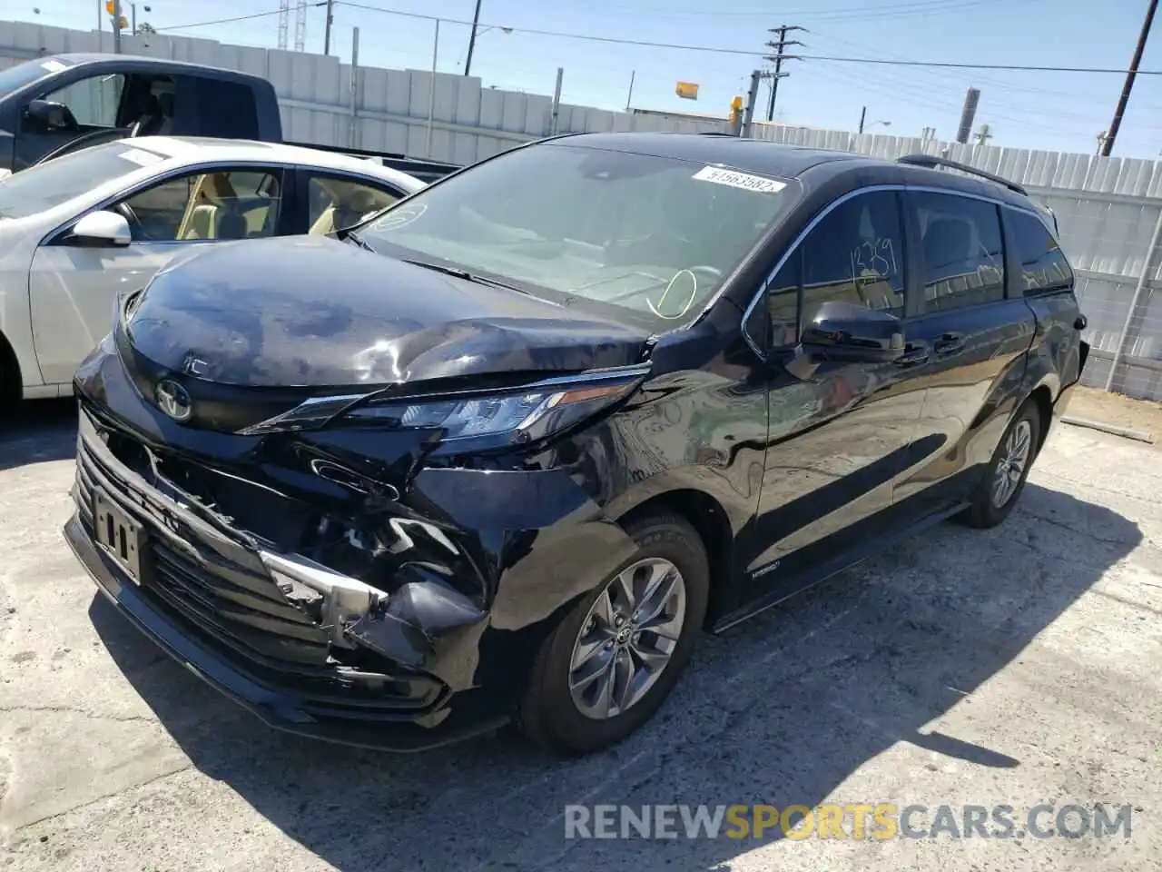 2 Photograph of a damaged car 5TDKRKEC4MS053963 TOYOTA SIENNA 2021