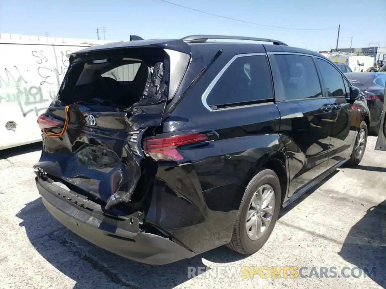 4 Photograph of a damaged car 5TDKRKEC4MS053963 TOYOTA SIENNA 2021