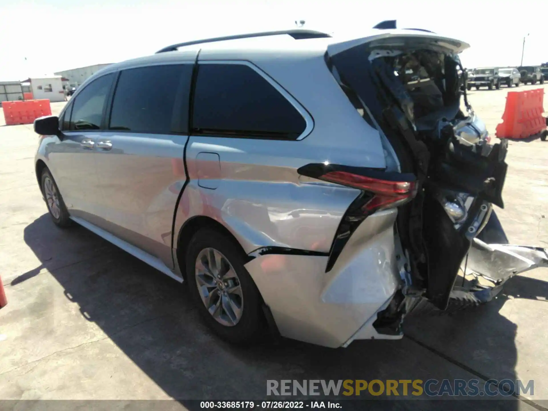 3 Photograph of a damaged car 5TDKRKEC4MS057334 TOYOTA SIENNA 2021