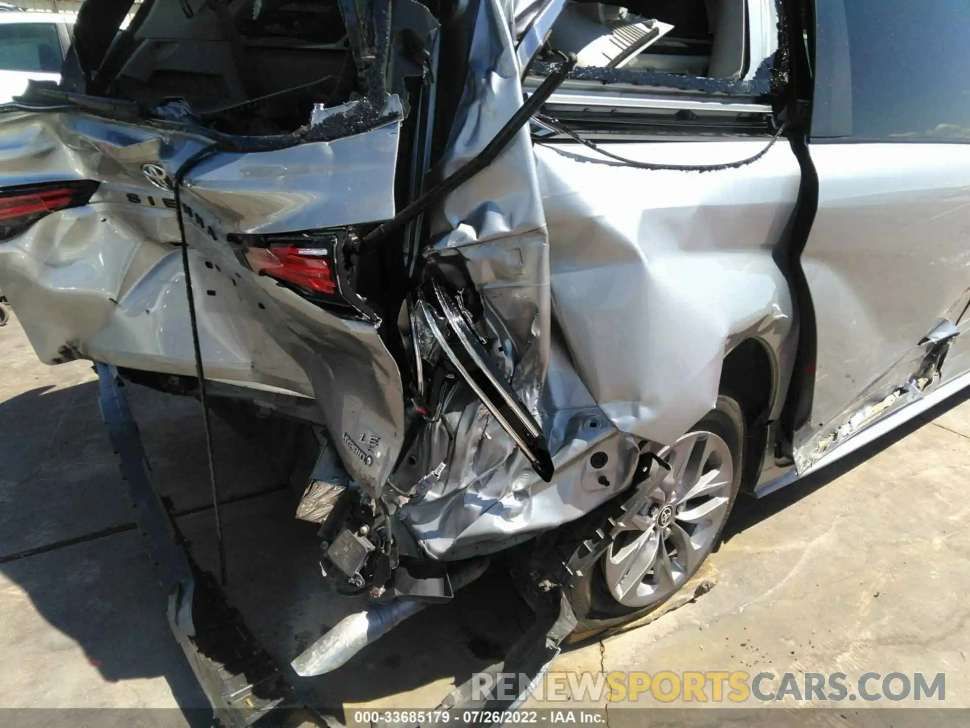 6 Photograph of a damaged car 5TDKRKEC4MS057334 TOYOTA SIENNA 2021