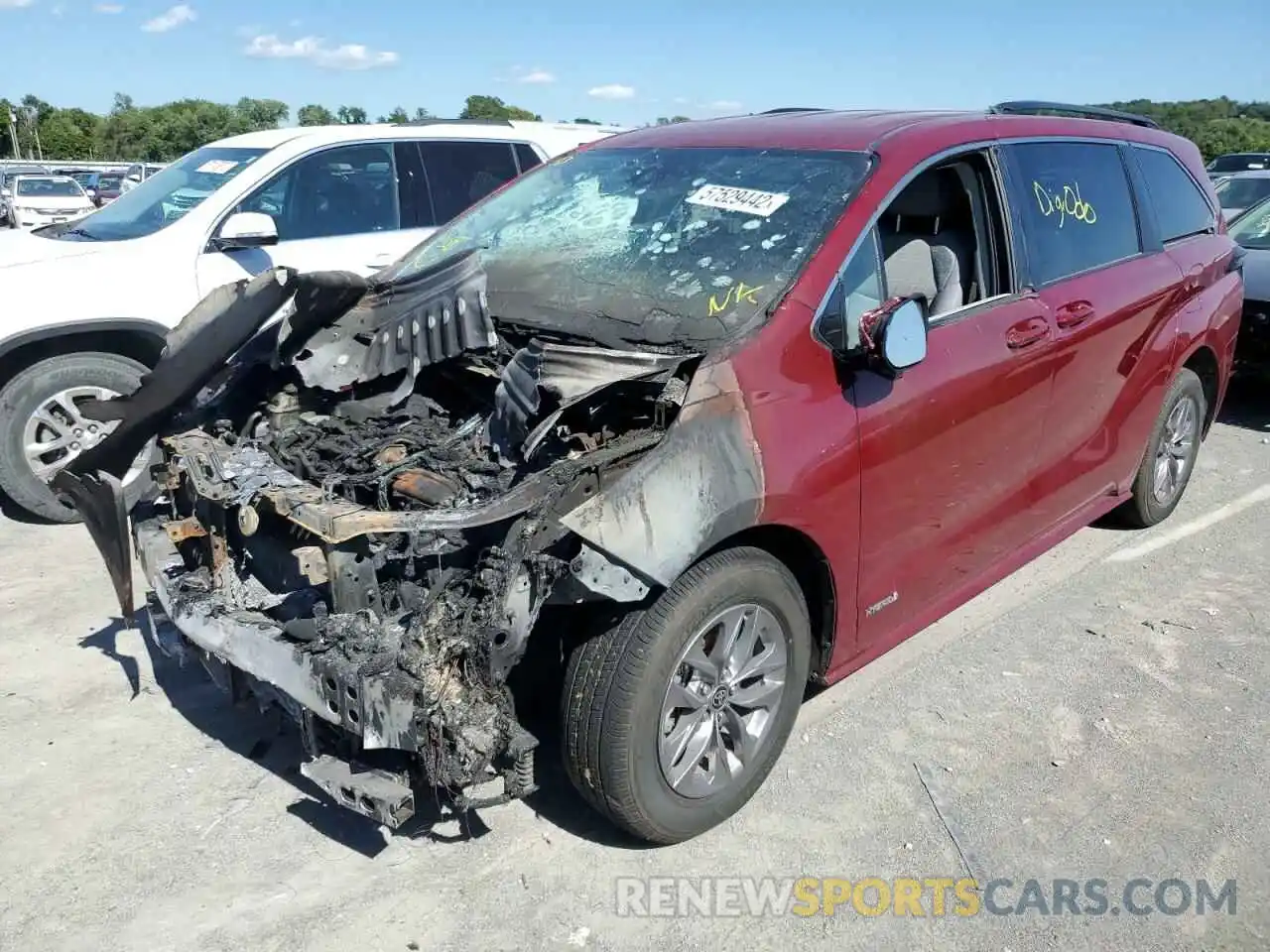 2 Photograph of a damaged car 5TDKRKEC4MS060363 TOYOTA SIENNA 2021