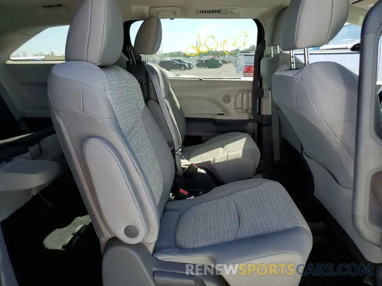 6 Photograph of a damaged car 5TDKRKEC4MS060363 TOYOTA SIENNA 2021